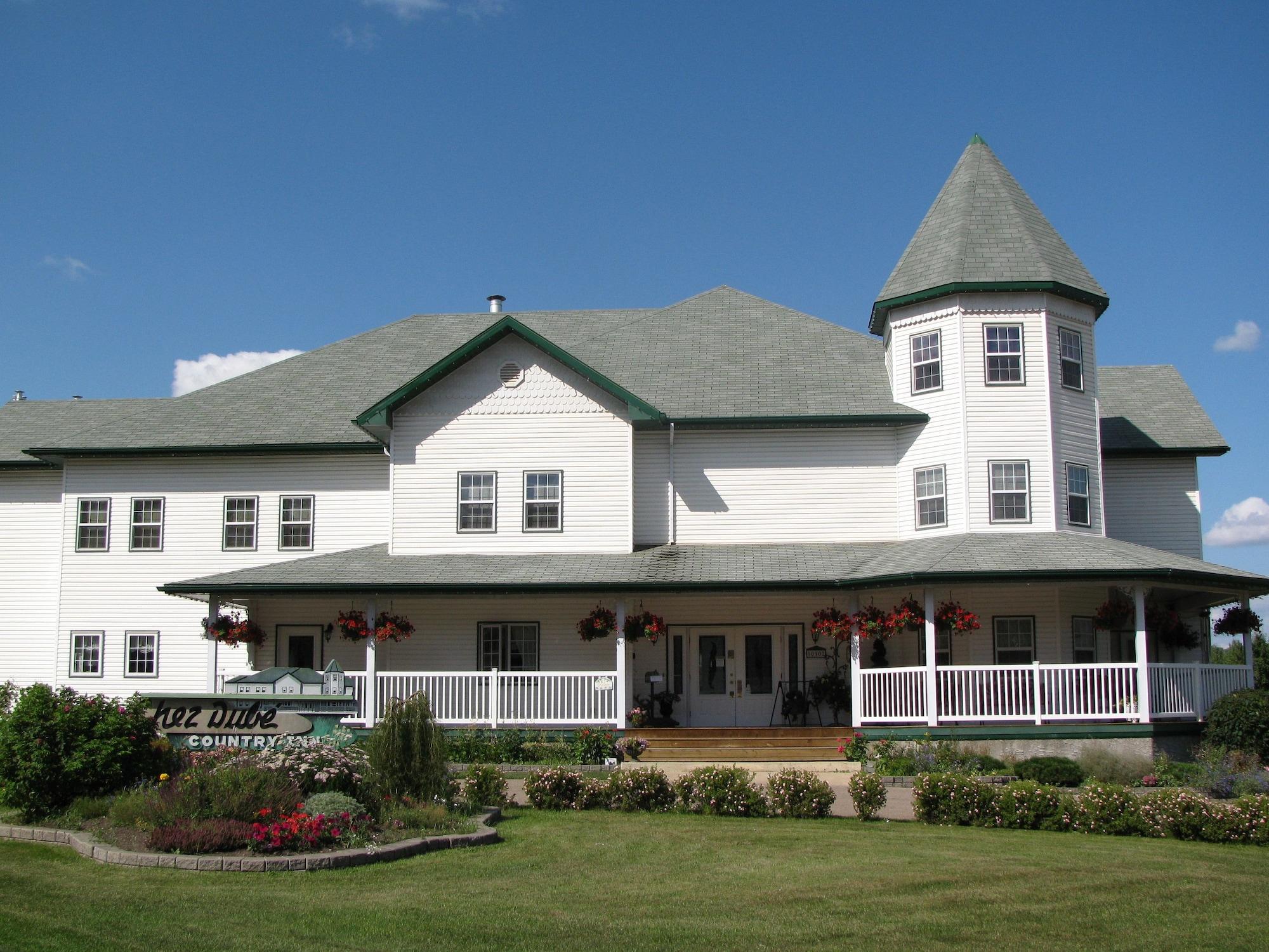 Varios Chez Dube Country Inn