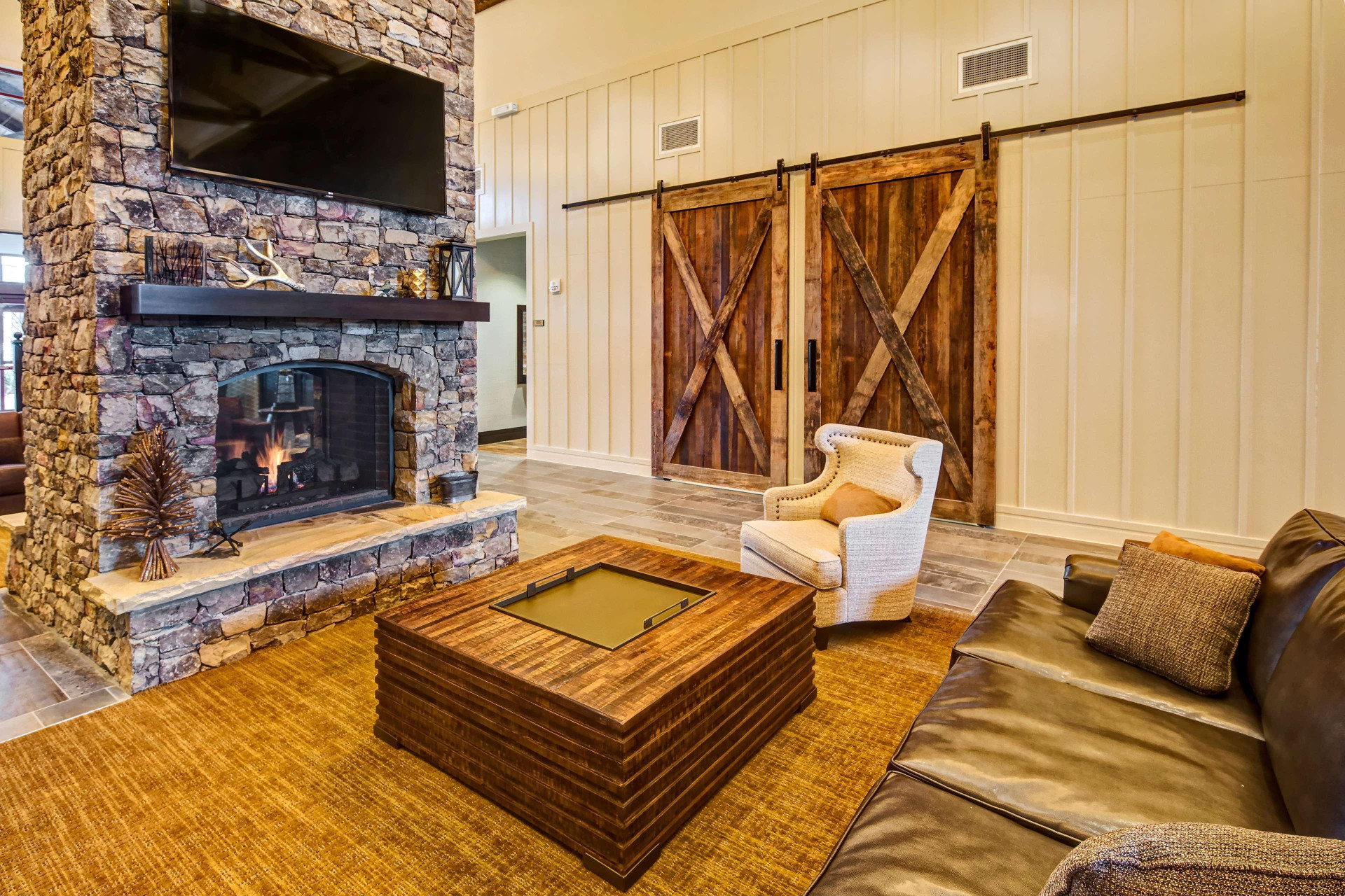 Vista Lobby Black Fox Lodge Pigeon Forge, Tapestry Collection by Hilton
