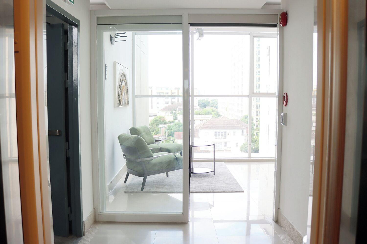 Varios UTD 8 Hotel & Residence