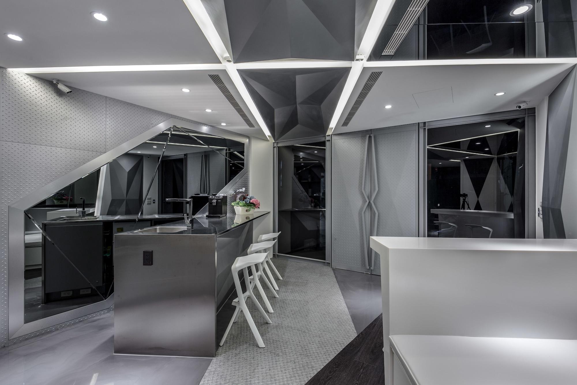 Vista Lobby Reality Design Inn