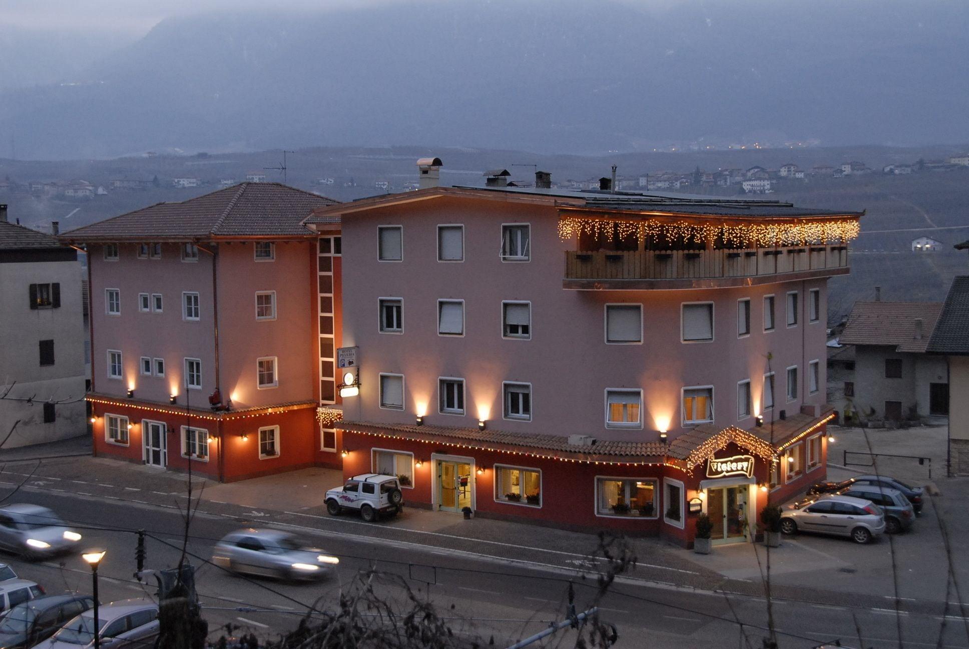 Vista Exterior Victory Hotel Dermulo di Predaia