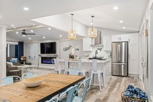 Alquiler Vacacional - Cozy and Modern Oceanview Cottage With hot Tub