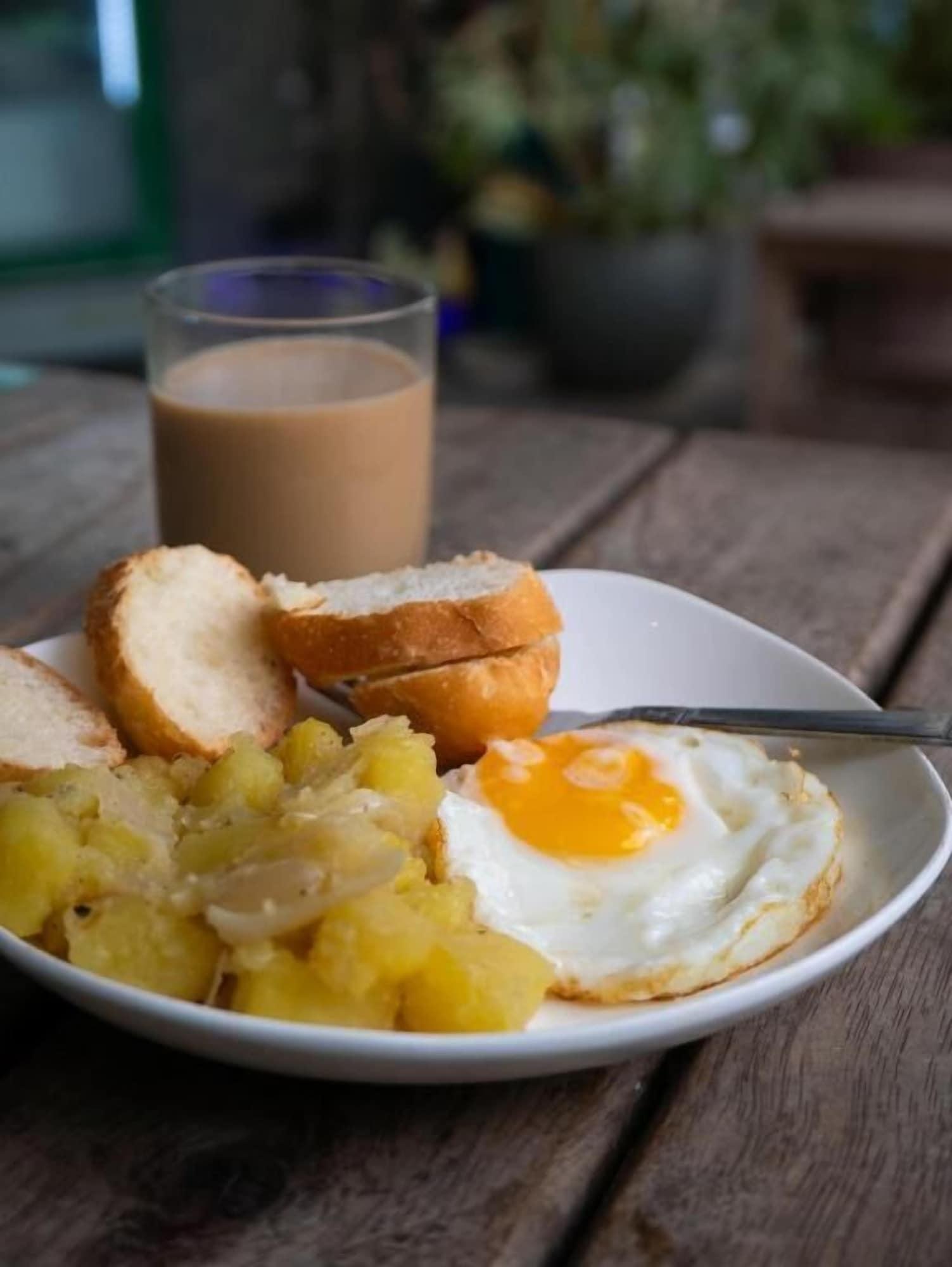Restaurant TT Premium Hostel Vientiane