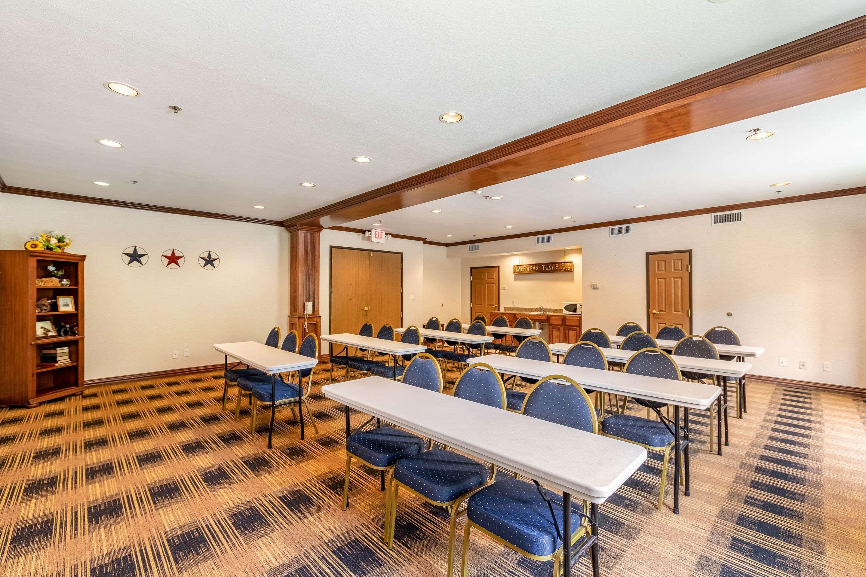 Centro de Negocios Quality Inn & Suites Coppera Cove