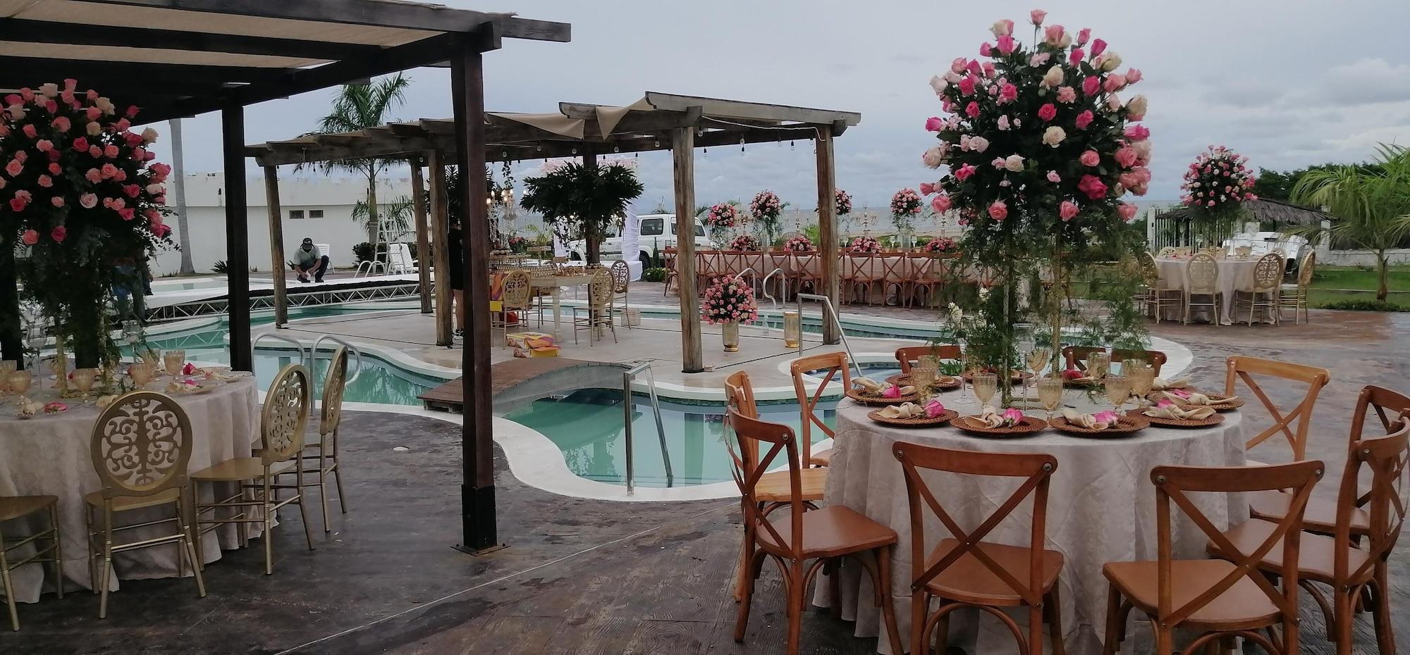 Vista Exterior Castillo del Mar Suites