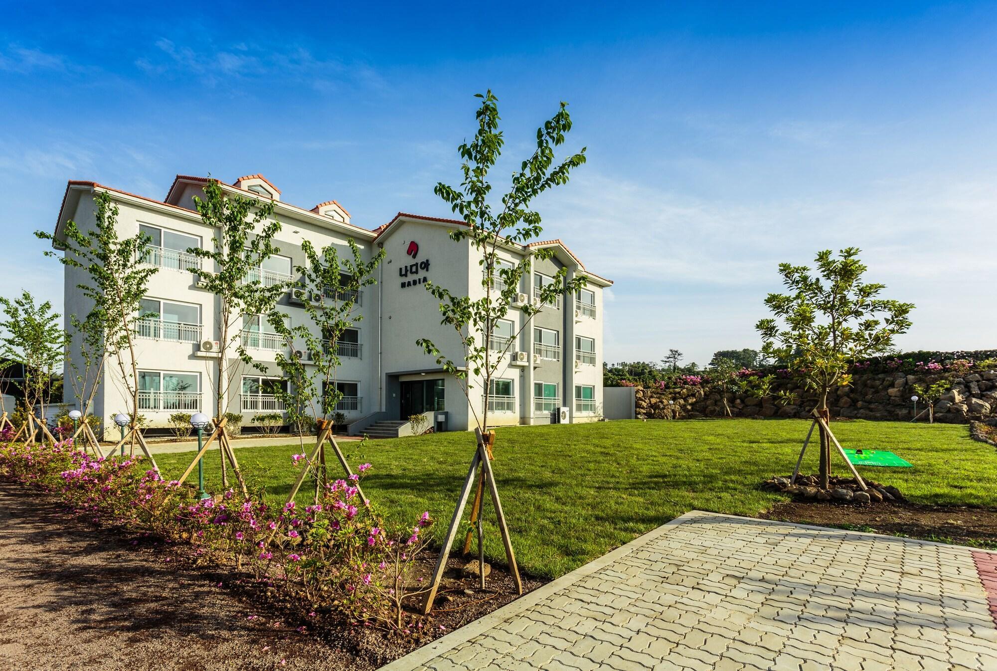 Vista Exterior Nadia Pension