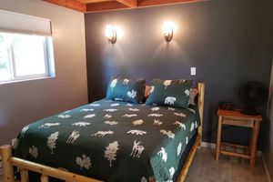 Alquiler Vacacional - Remote cabin on 40 acres with wildlife and no distractions.