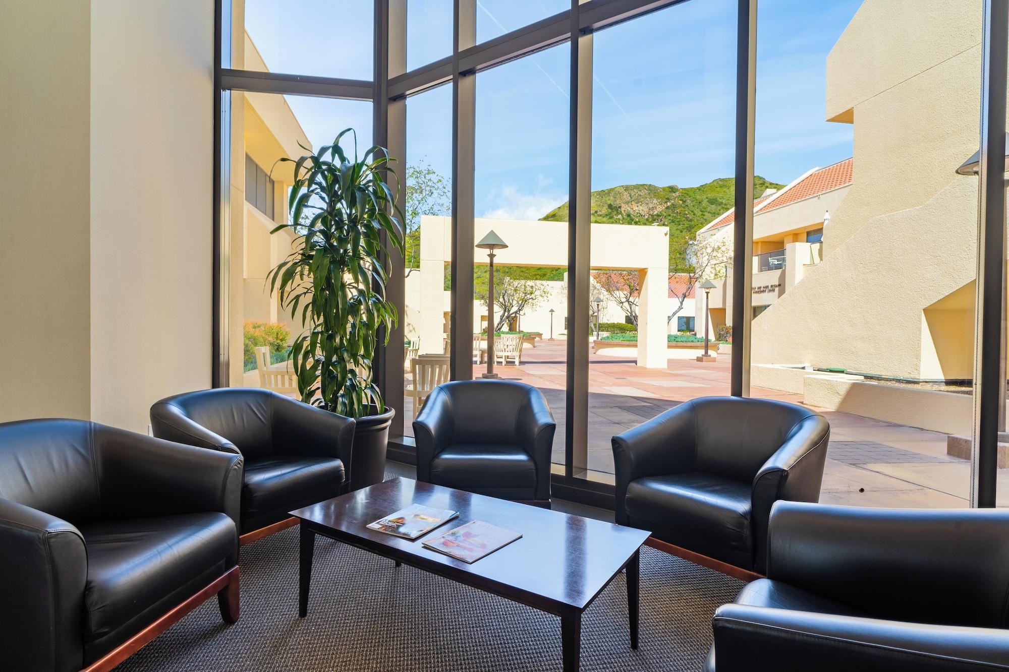 Vista Lobby Villa Graziadio at Pepperdine University