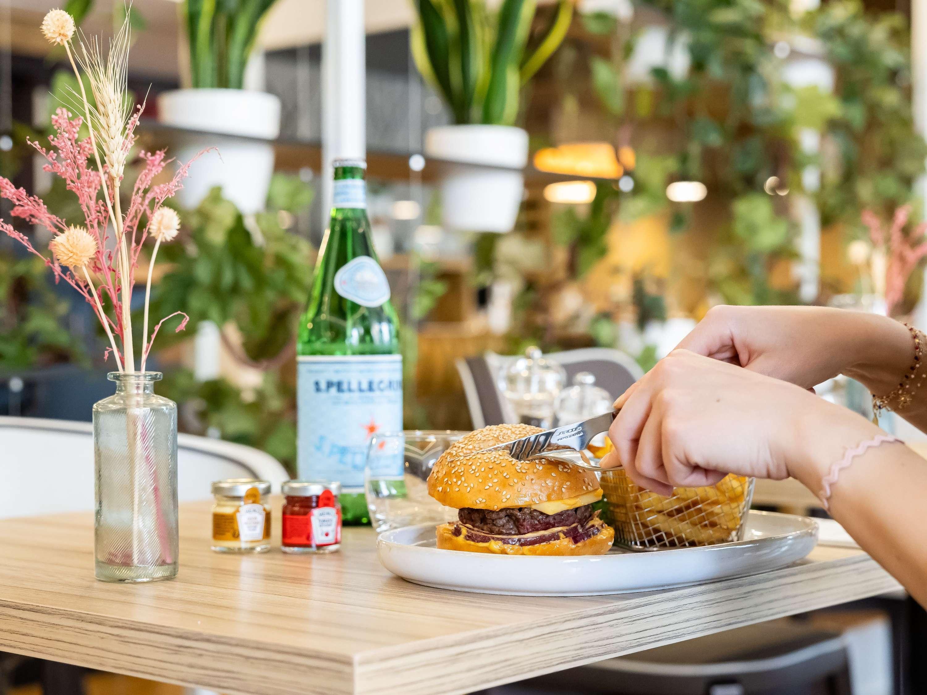 Restaurant ibis Bordeaux Centre Meriadeck