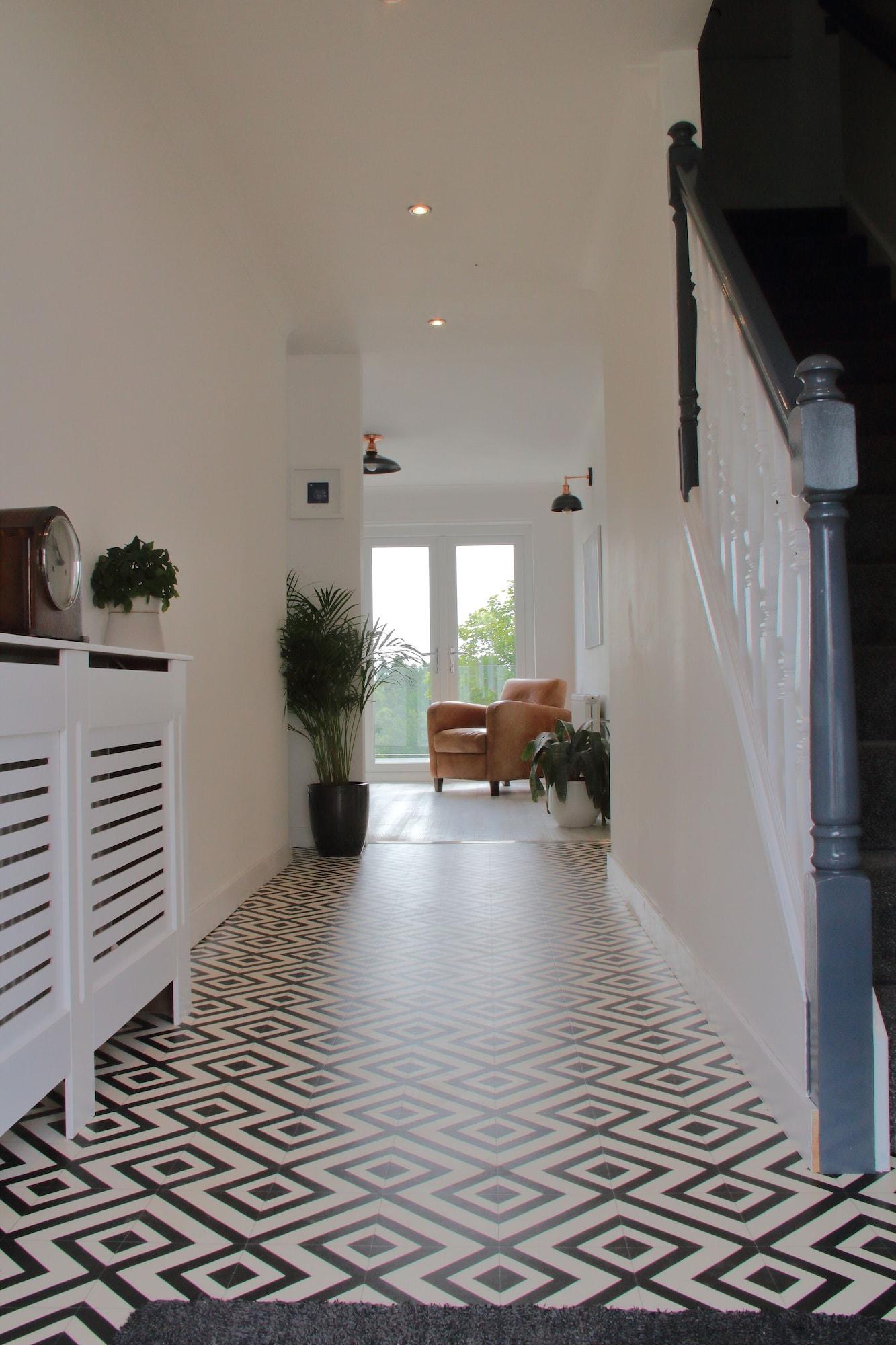 Varios Firbank Lodge