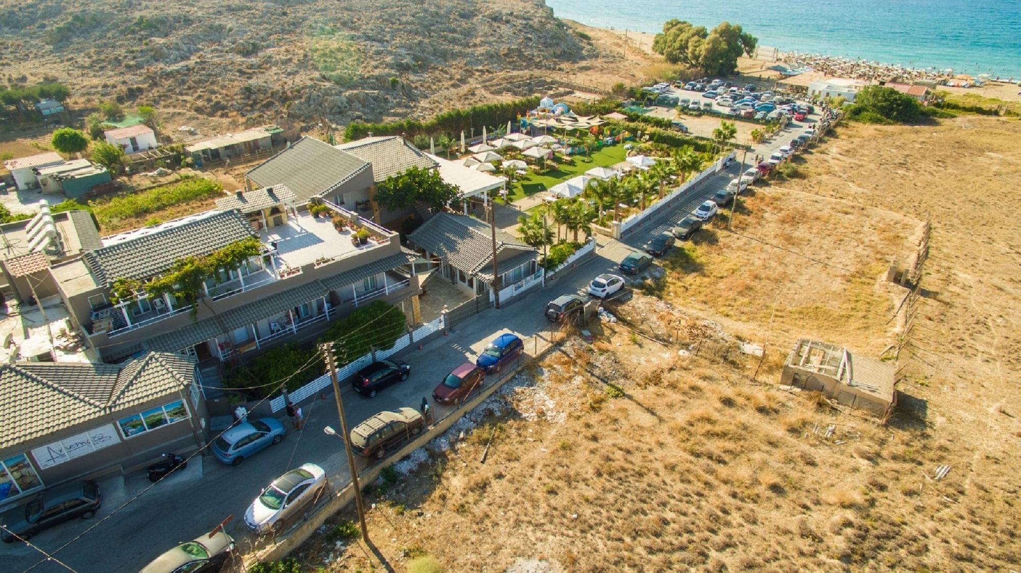 Vista Exterior Anemos Suites by Estia