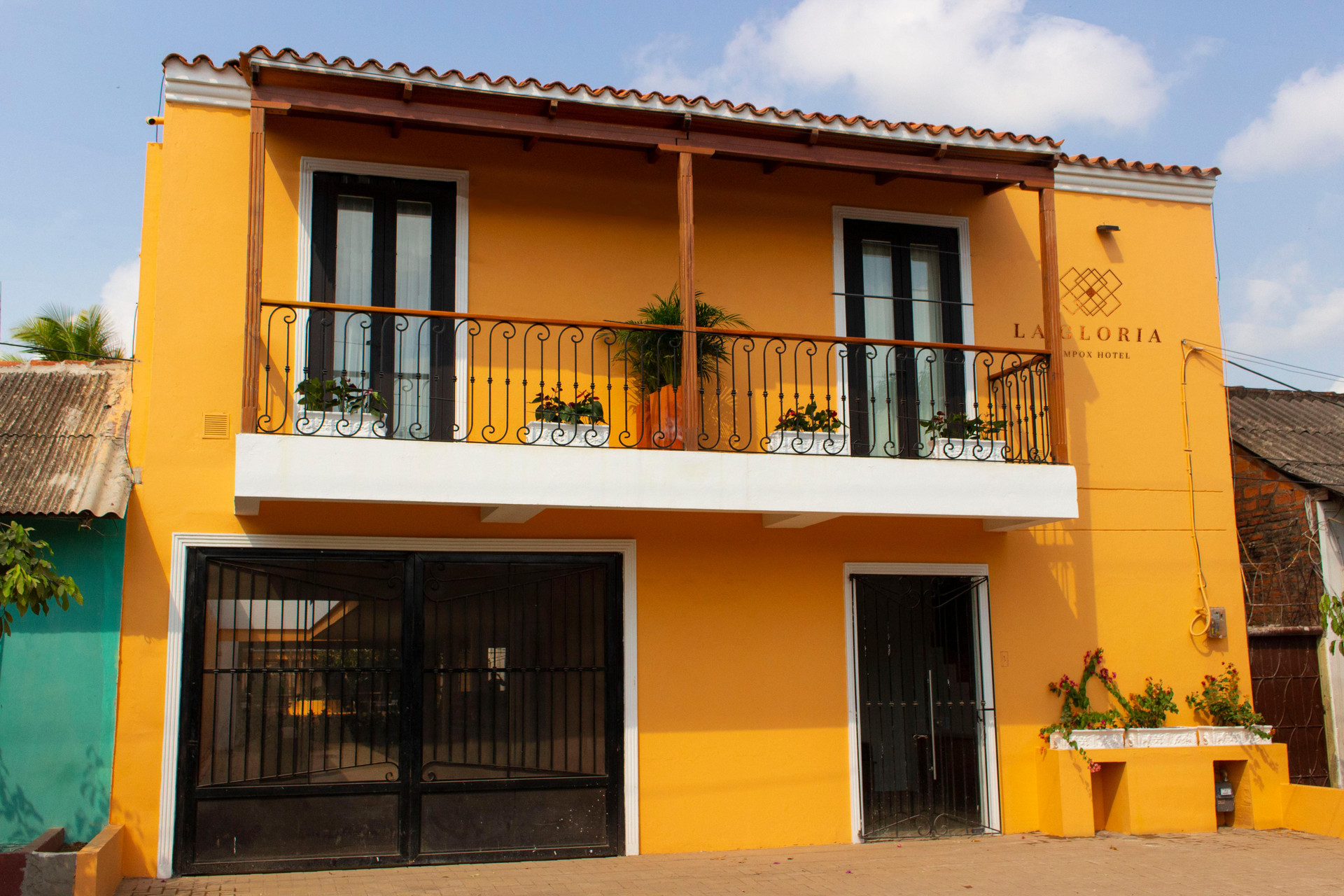 Vista Exterior La Gloria Hotel