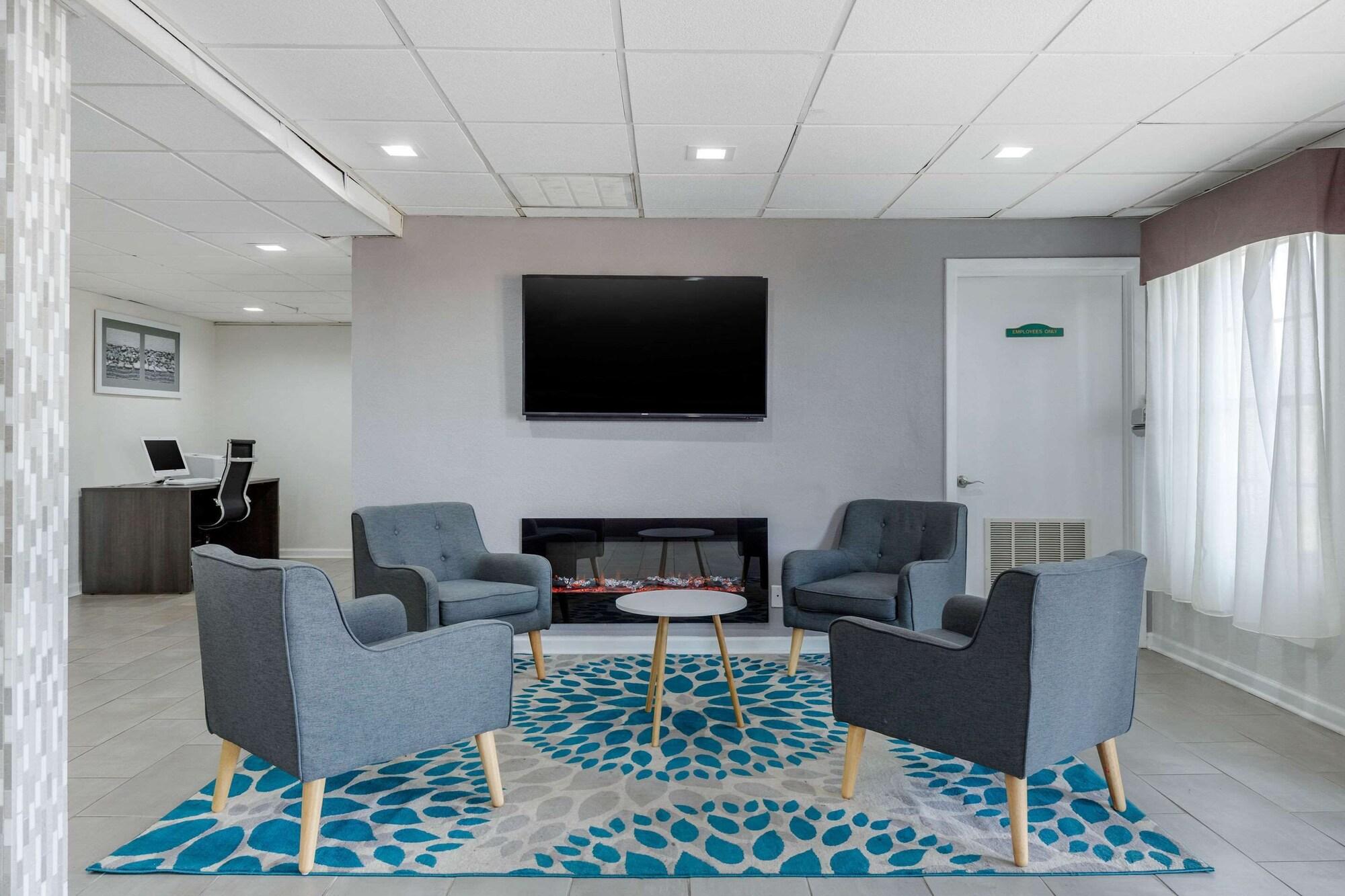 Vista Lobby Suburban Studios at the University