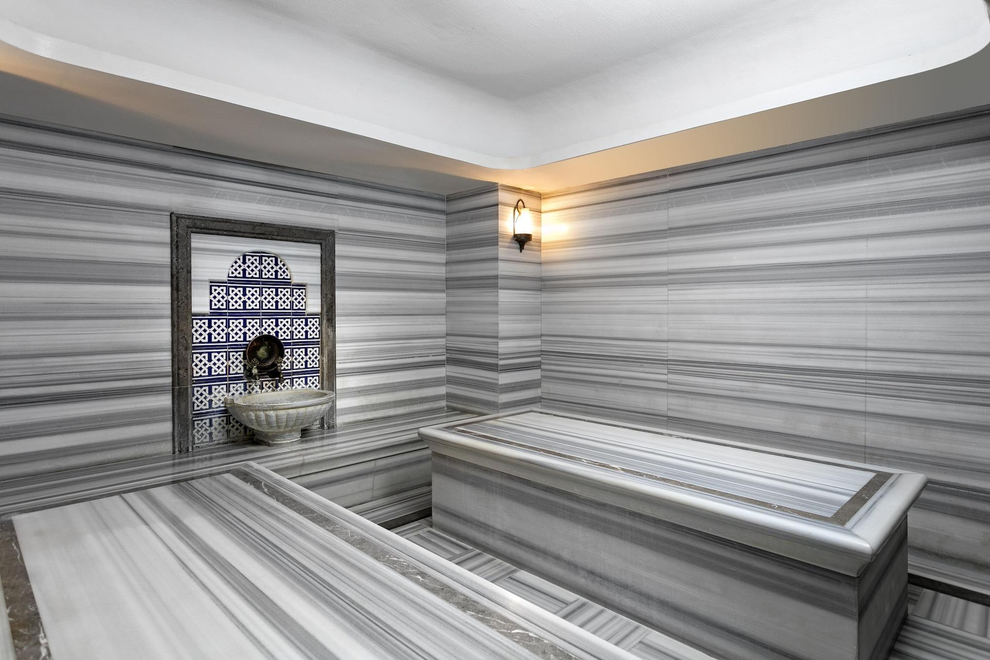 Spa Titanic Business Kartal