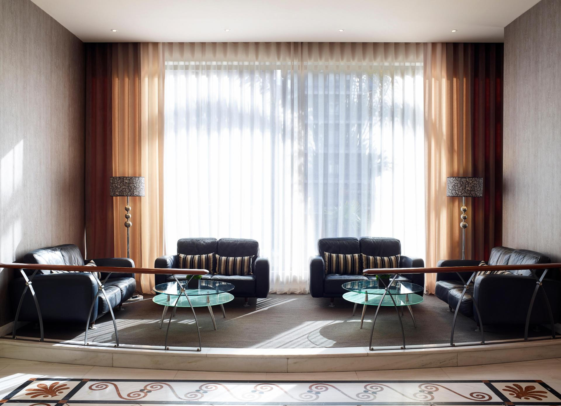 Vista do lobby Athens Zafolia Hotel