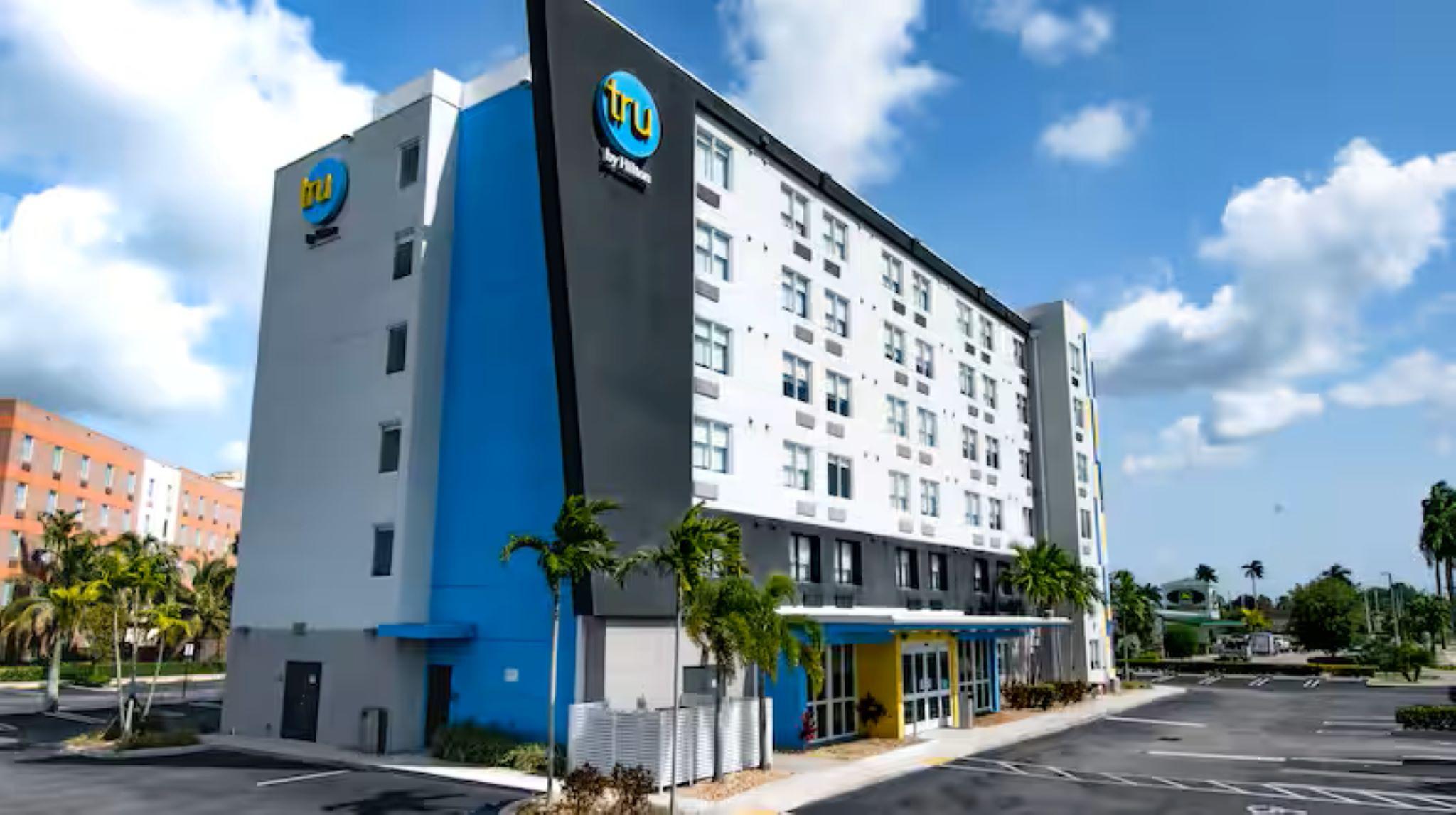 Vista Exterior Tru by Hilton Florida City, FL