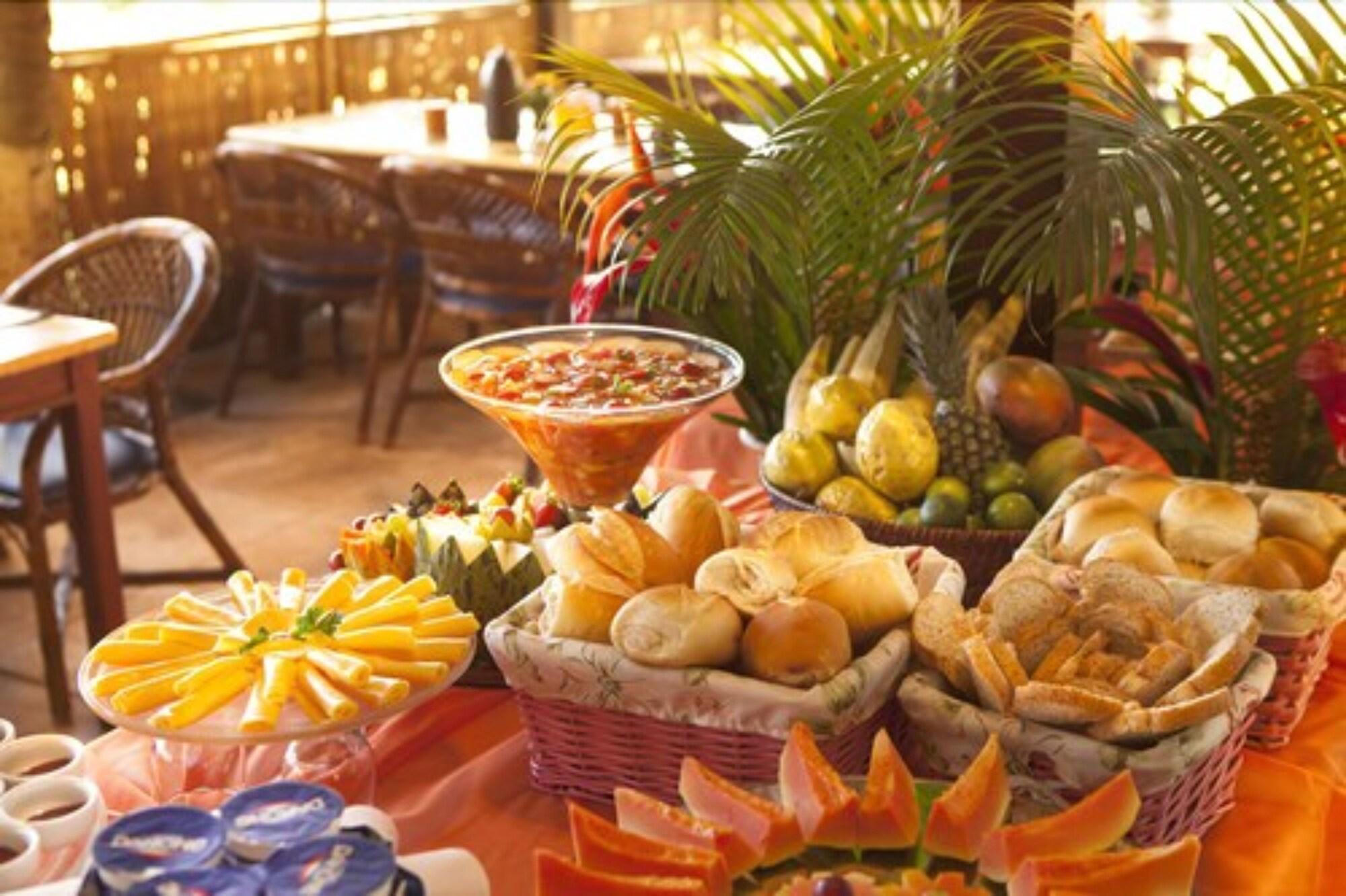 Bar/Salón Pousada Praia das Ondas - Pe  na areia