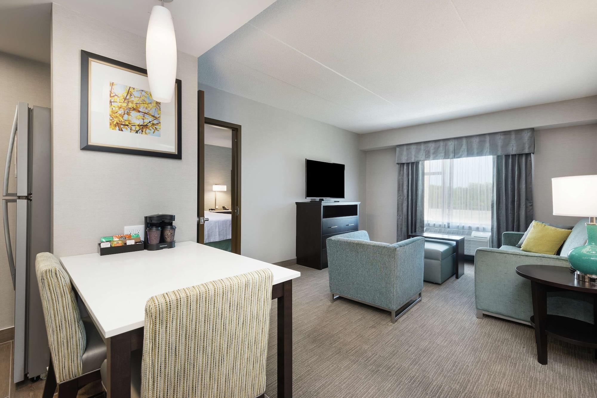 Habitación Homewood Suites By Hilton Ottawa Airport