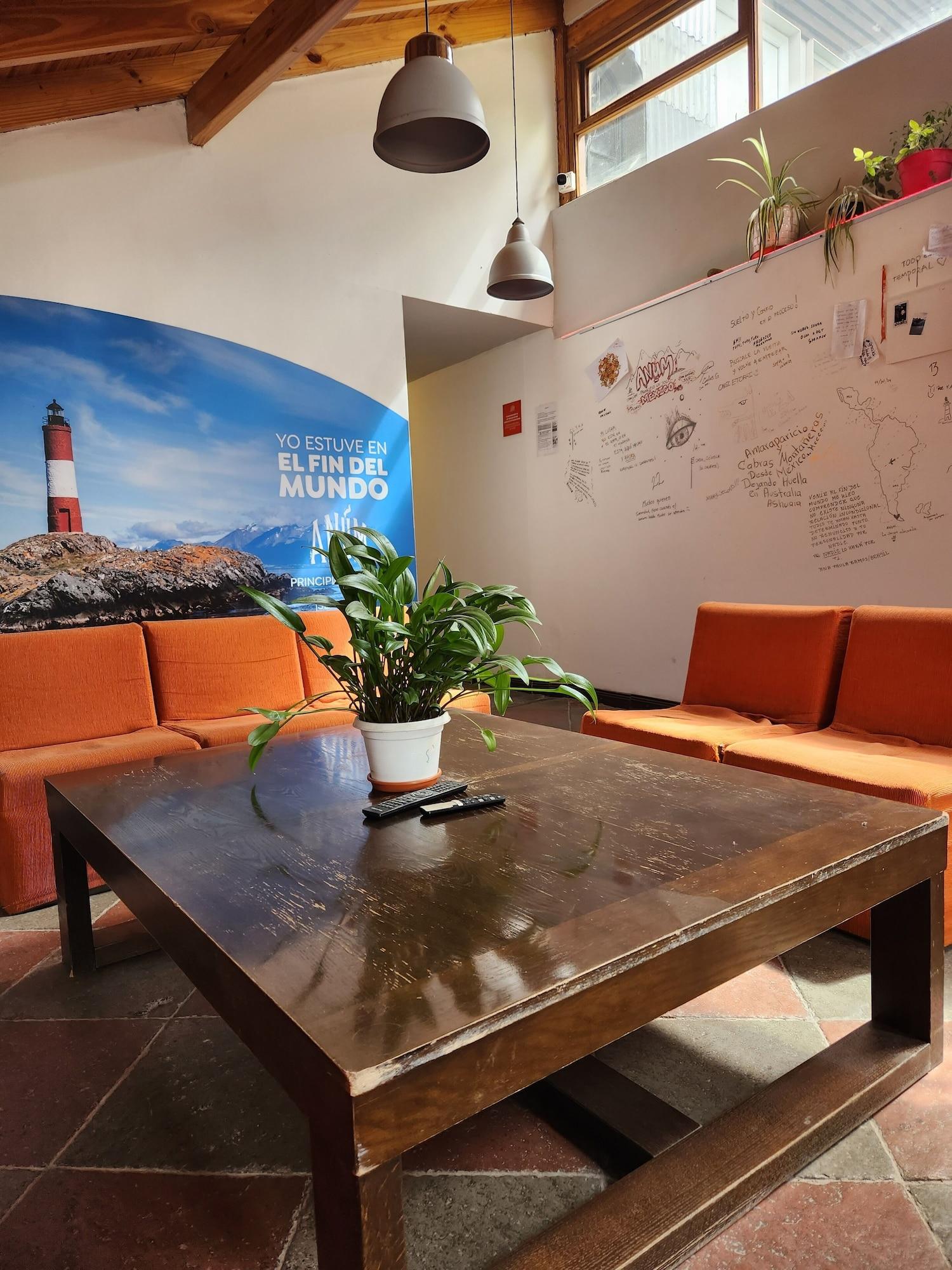 Sala de Reuniones Anum Hostel