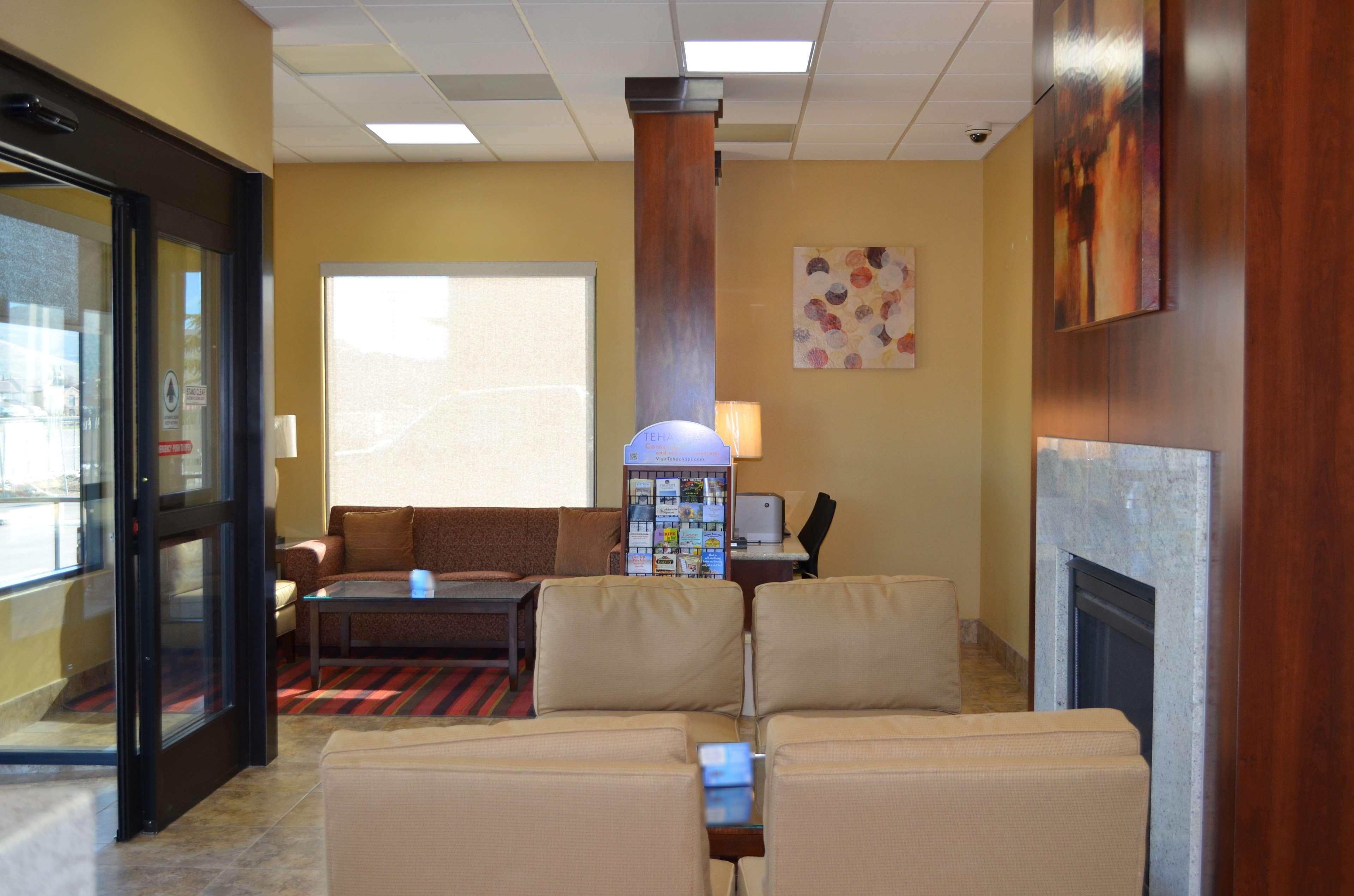 Vista Lobby SureStay by Best Western Tehachapi