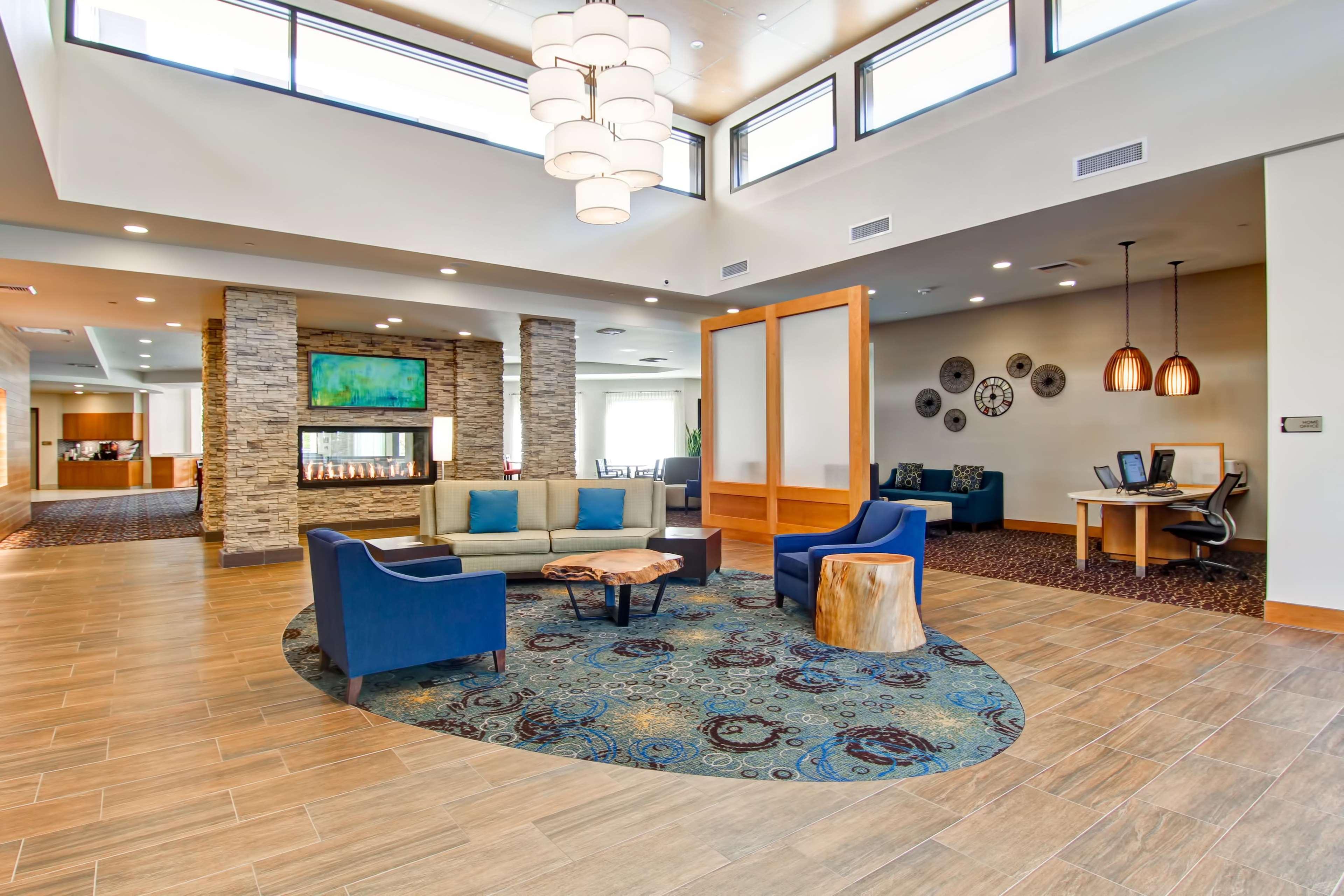 Vista Lobby Homewood Suites by Hilton Seattle-Issaquah
