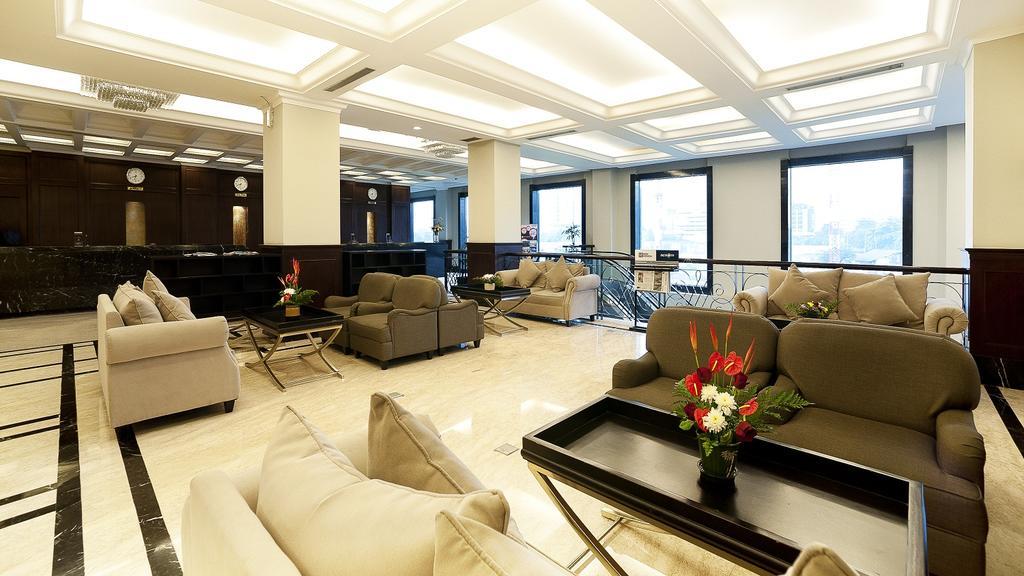 Vista Lobby Royal Kuningan Hotel