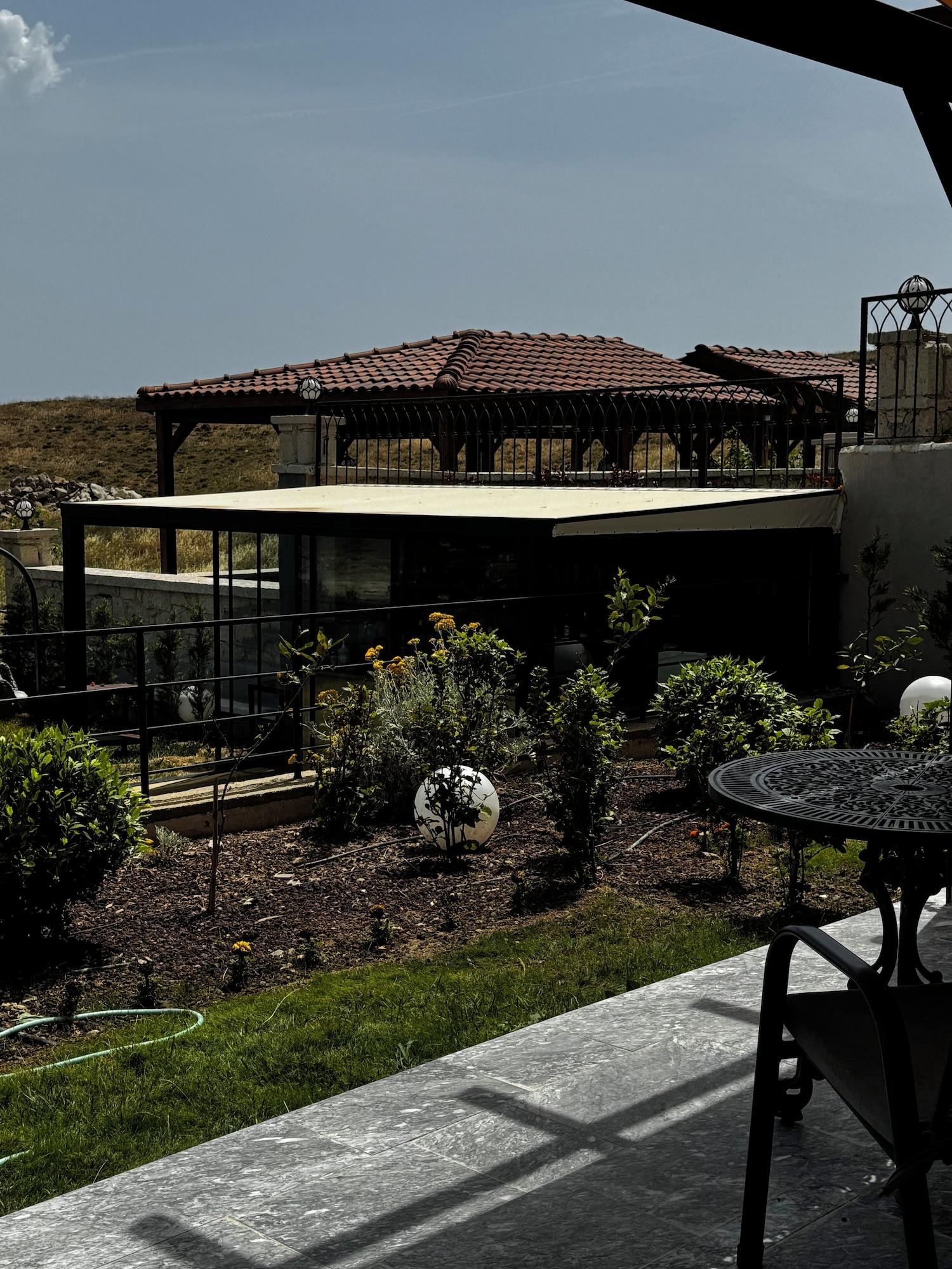 Bar/Salón DIONE BOZCAADA