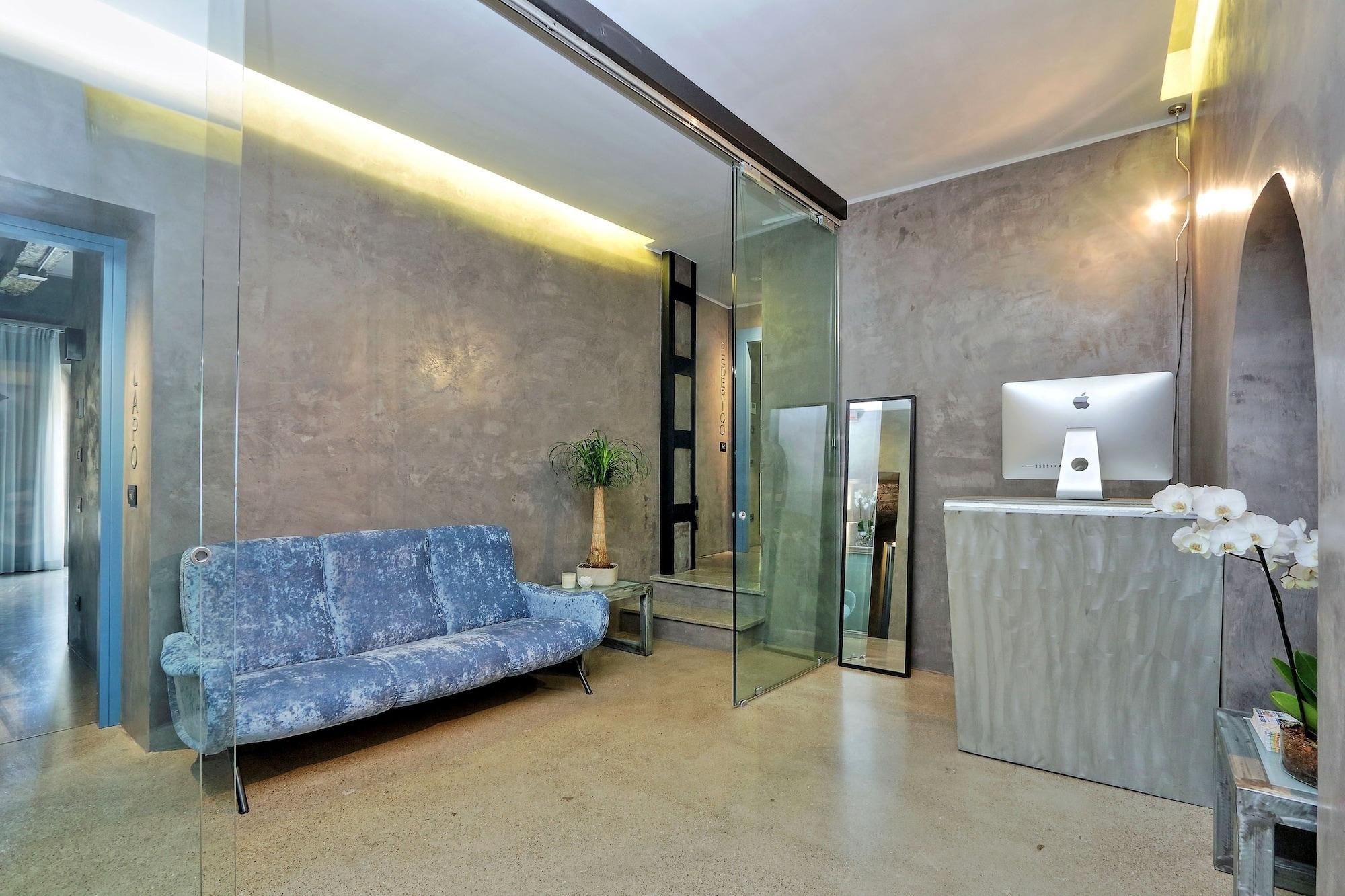 Vista Lobby Mama's Home Rome