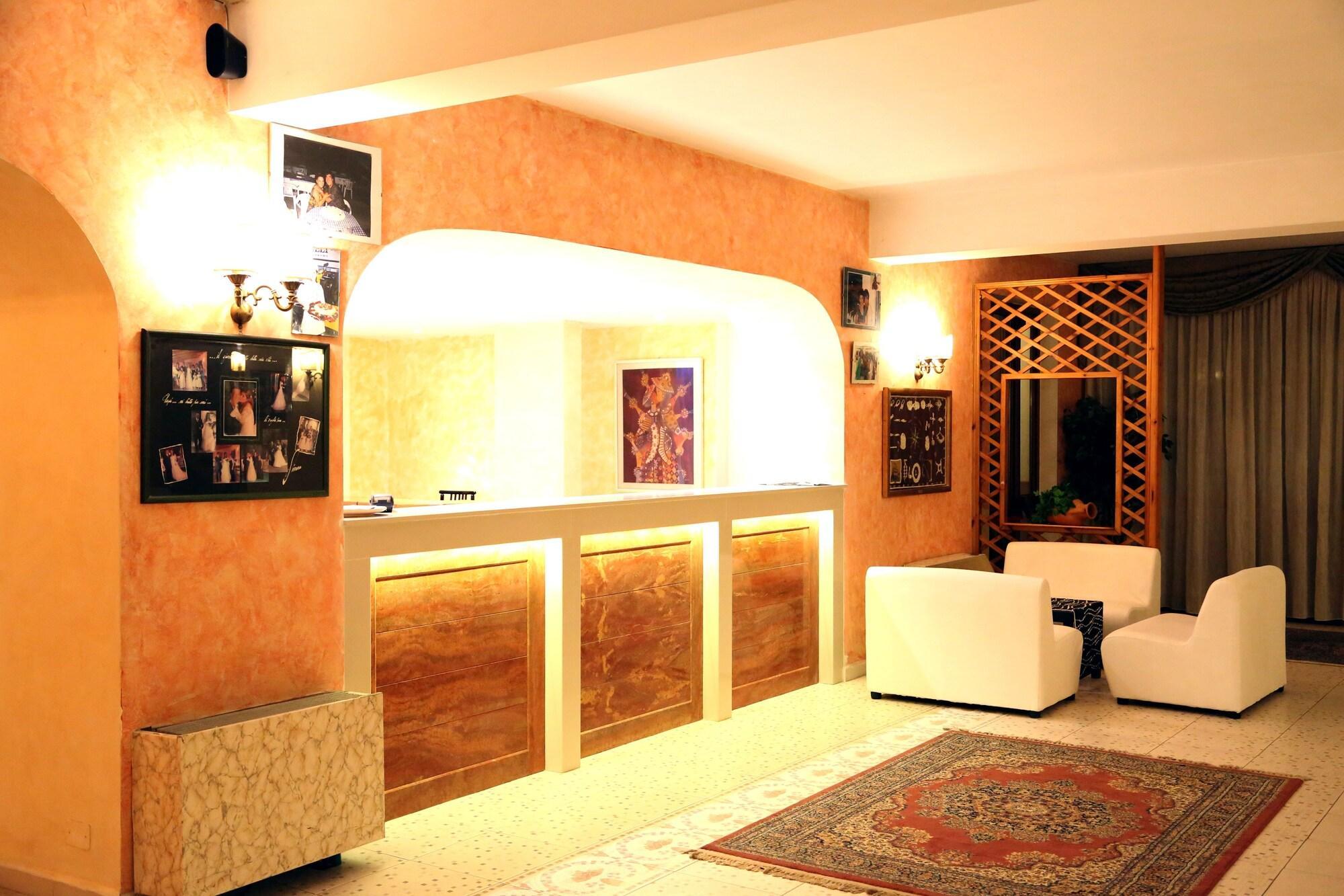 Vista Lobby Hotel Company