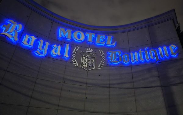 ROYAL BOUTIQUE