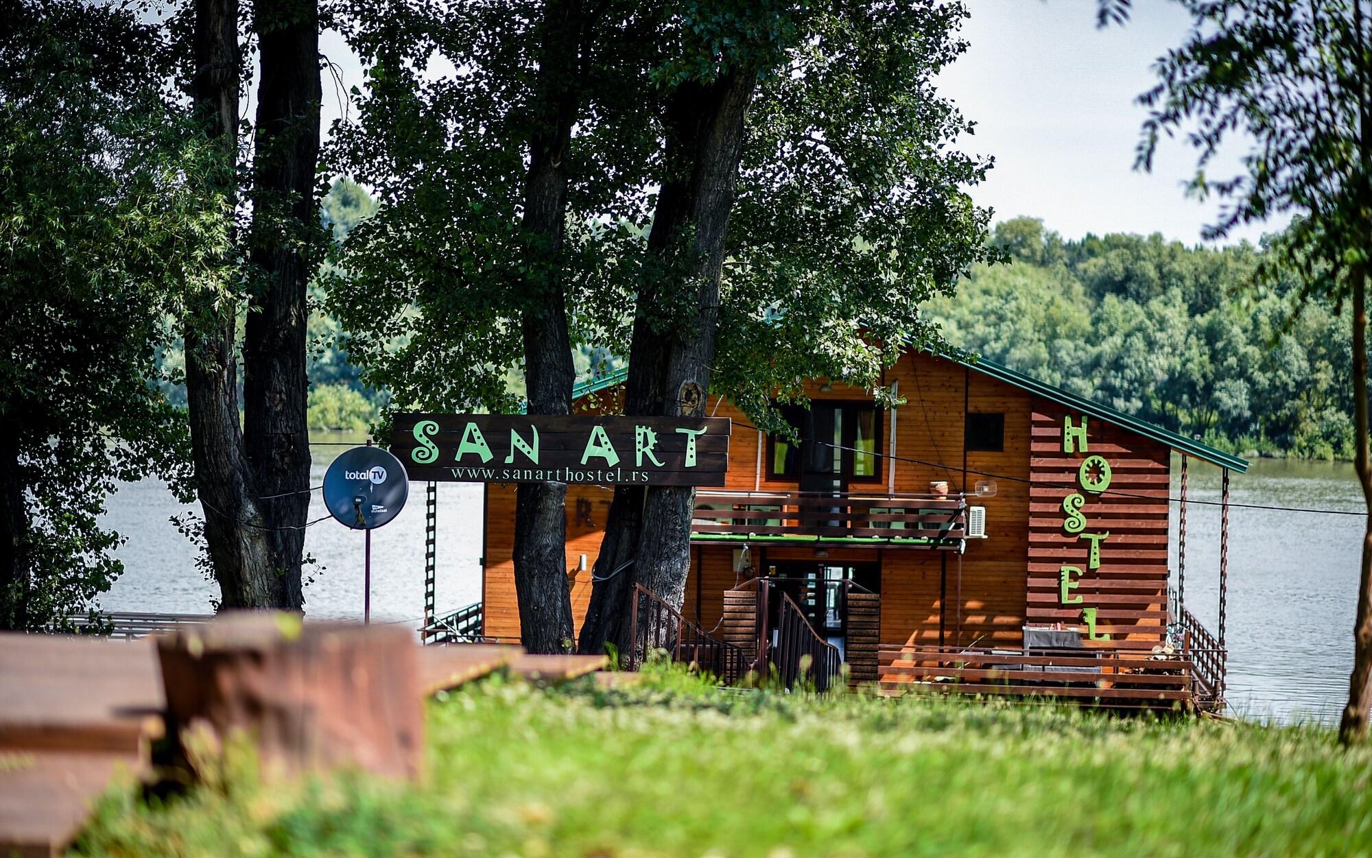 Vista Exterior San Art Floating Hostel&Apartments