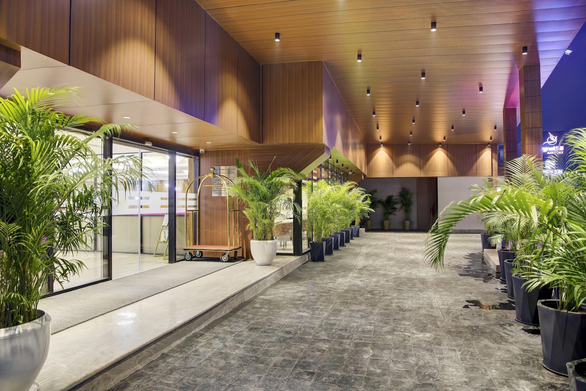 Vista Lobby Cygnett Inn Airport