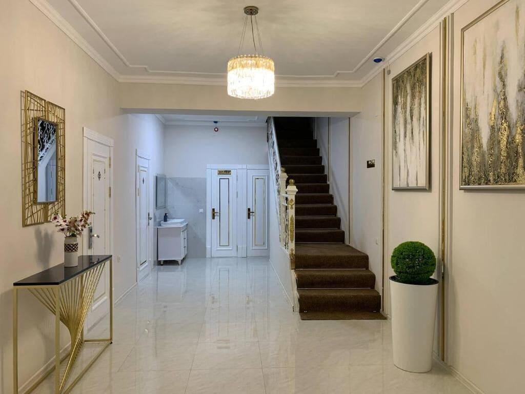 Varios Central Plaza