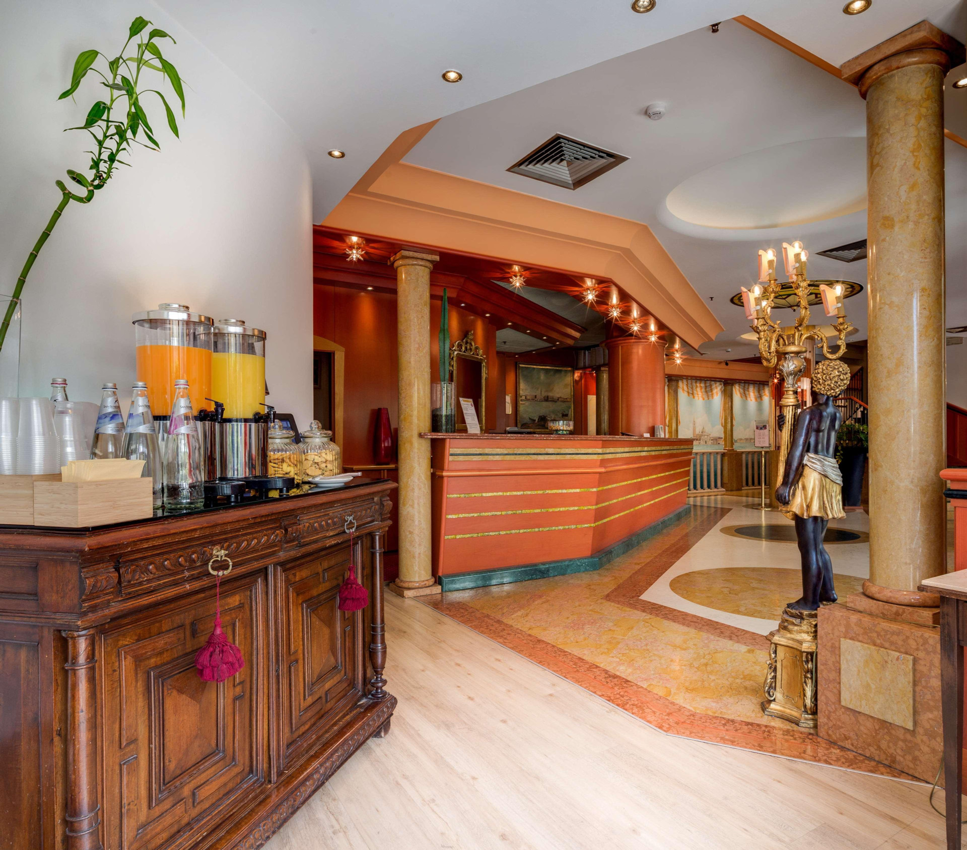 Vista Lobby Best Western Yantai Hotel