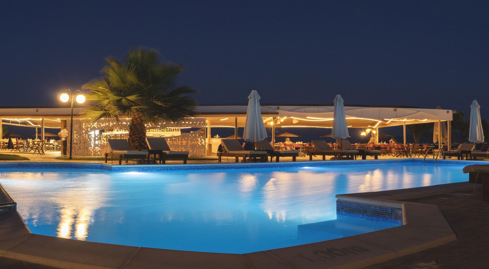 Vista Exterior Avantis Suites Hotel