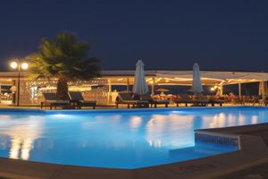 Alojamiento - Avantis Suites Hotel