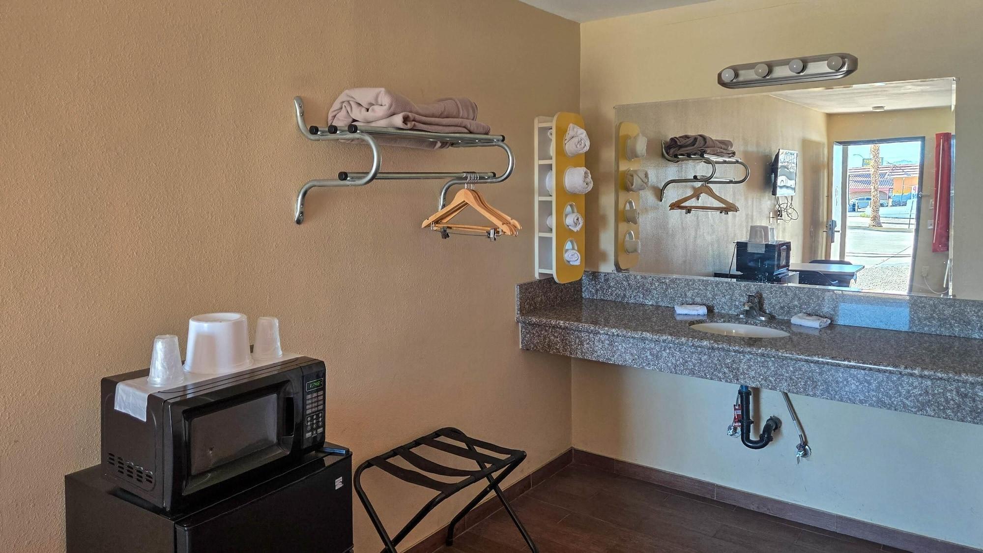 Set de Habitación Motel 6 Blythe, CA - South