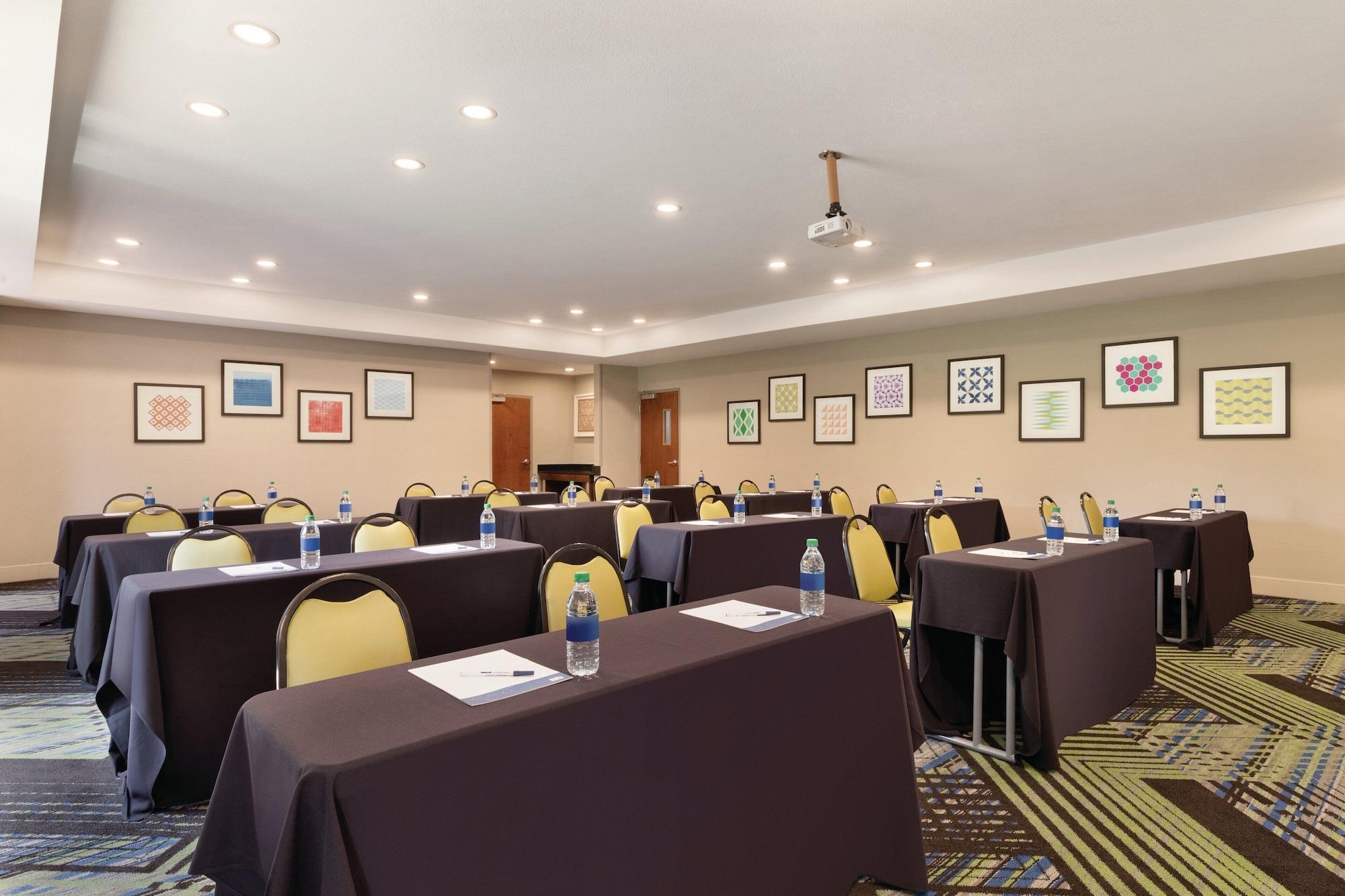Sala de Reuniones Holiday Inn Express Hotel & Suites Lavonia by IHG