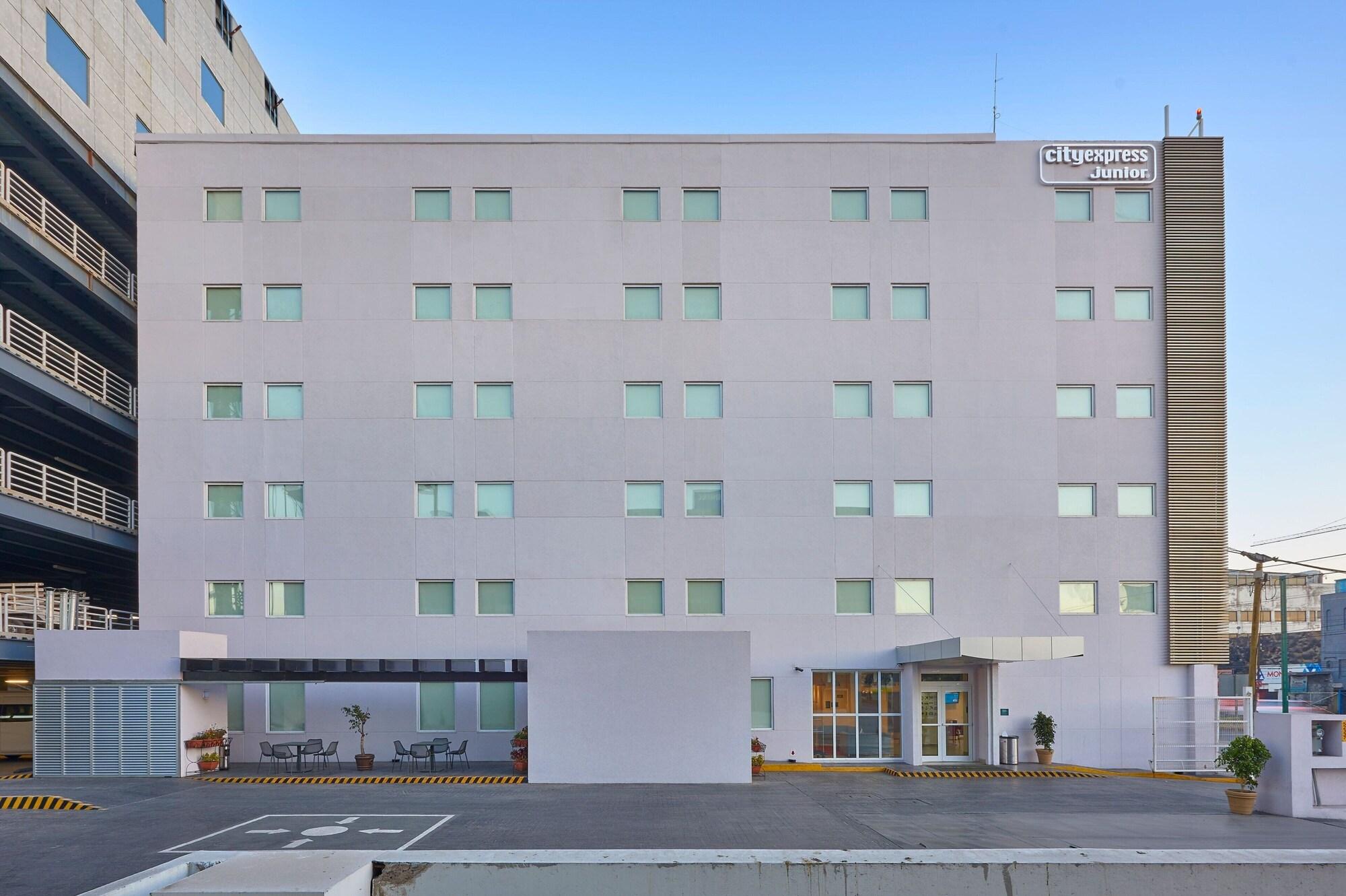 Vista Exterior City Express Junior by Marriott Toluca Zona Industrial