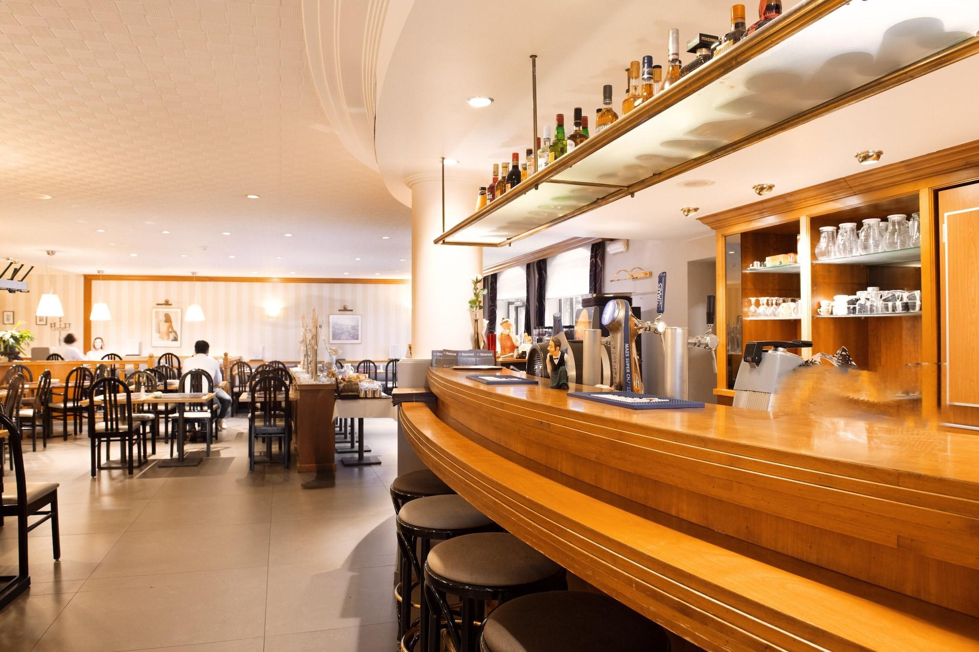 Bar/Salón Aparthotel Castelnou
