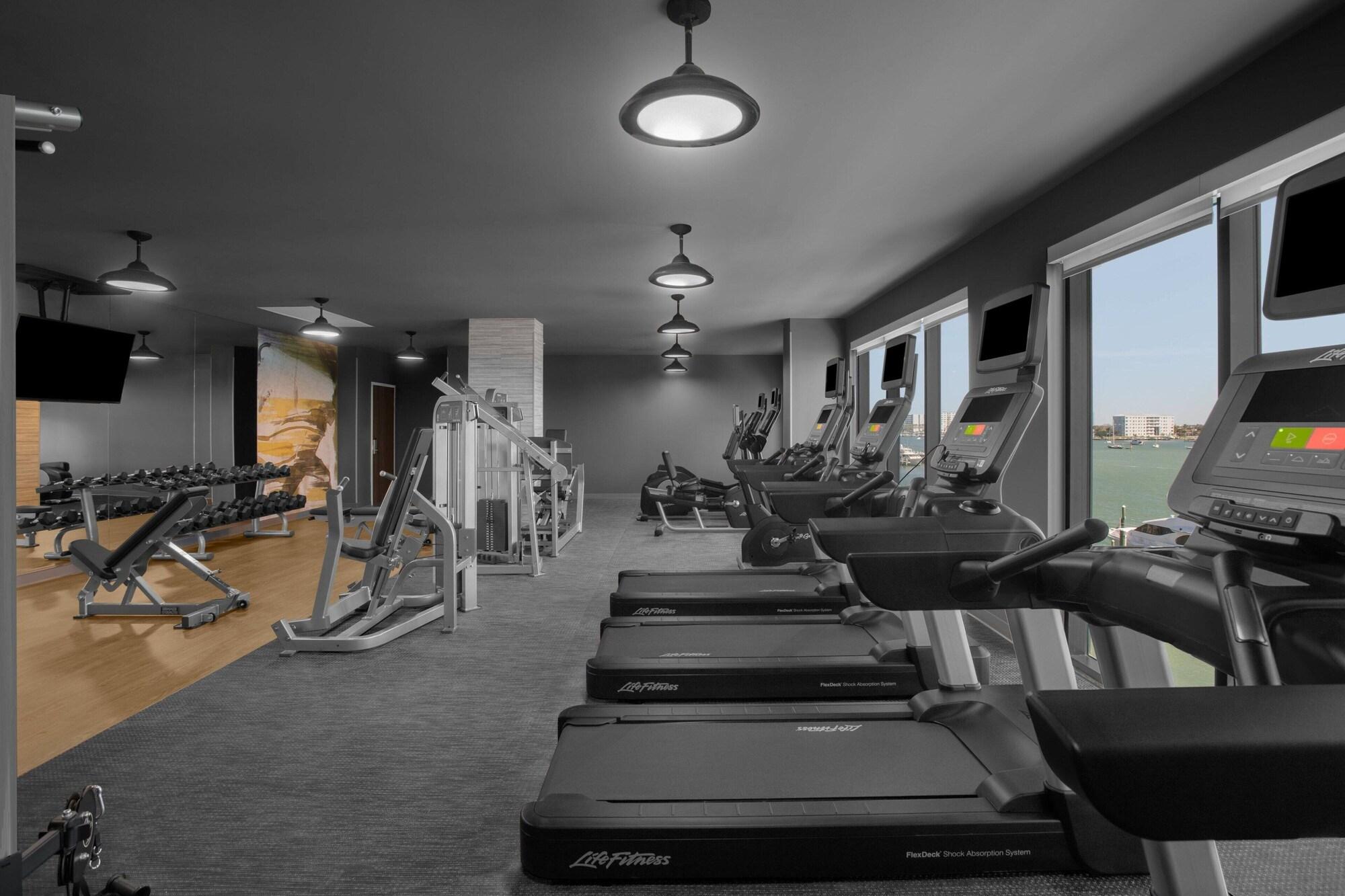 Gimnasio Courtyard by Marriott Clearwater Beach