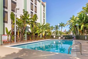 Alojamiento - Best Western Plus Kendall Hotel & Suites