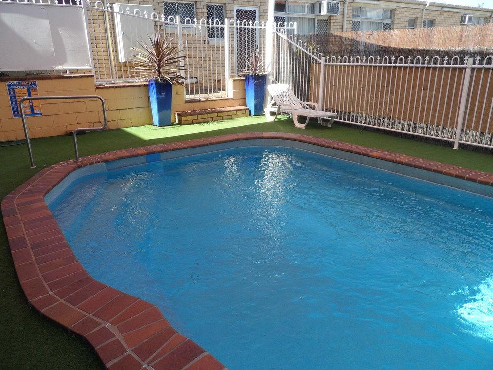 Vista Piscina Paramount Motel