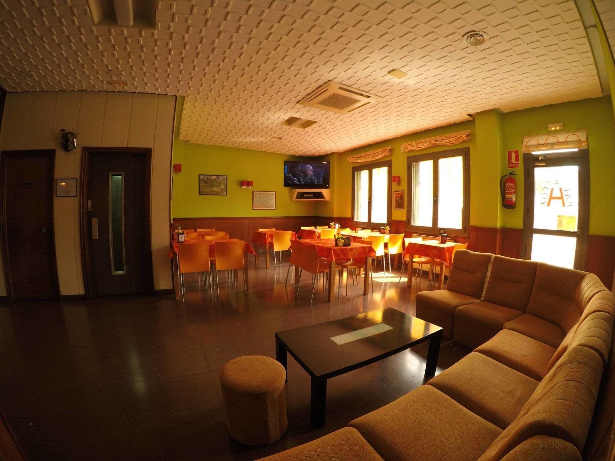 Bar/Salón Hostal Palafox