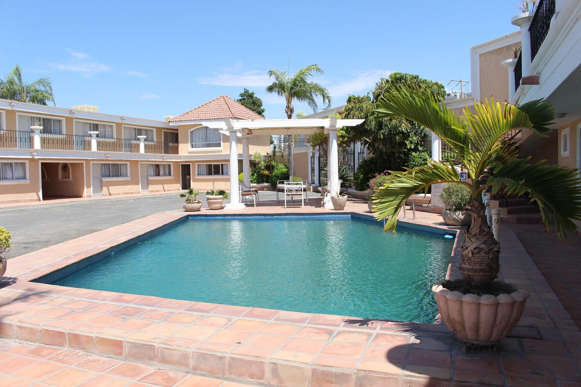 Varios Hotel La Villa