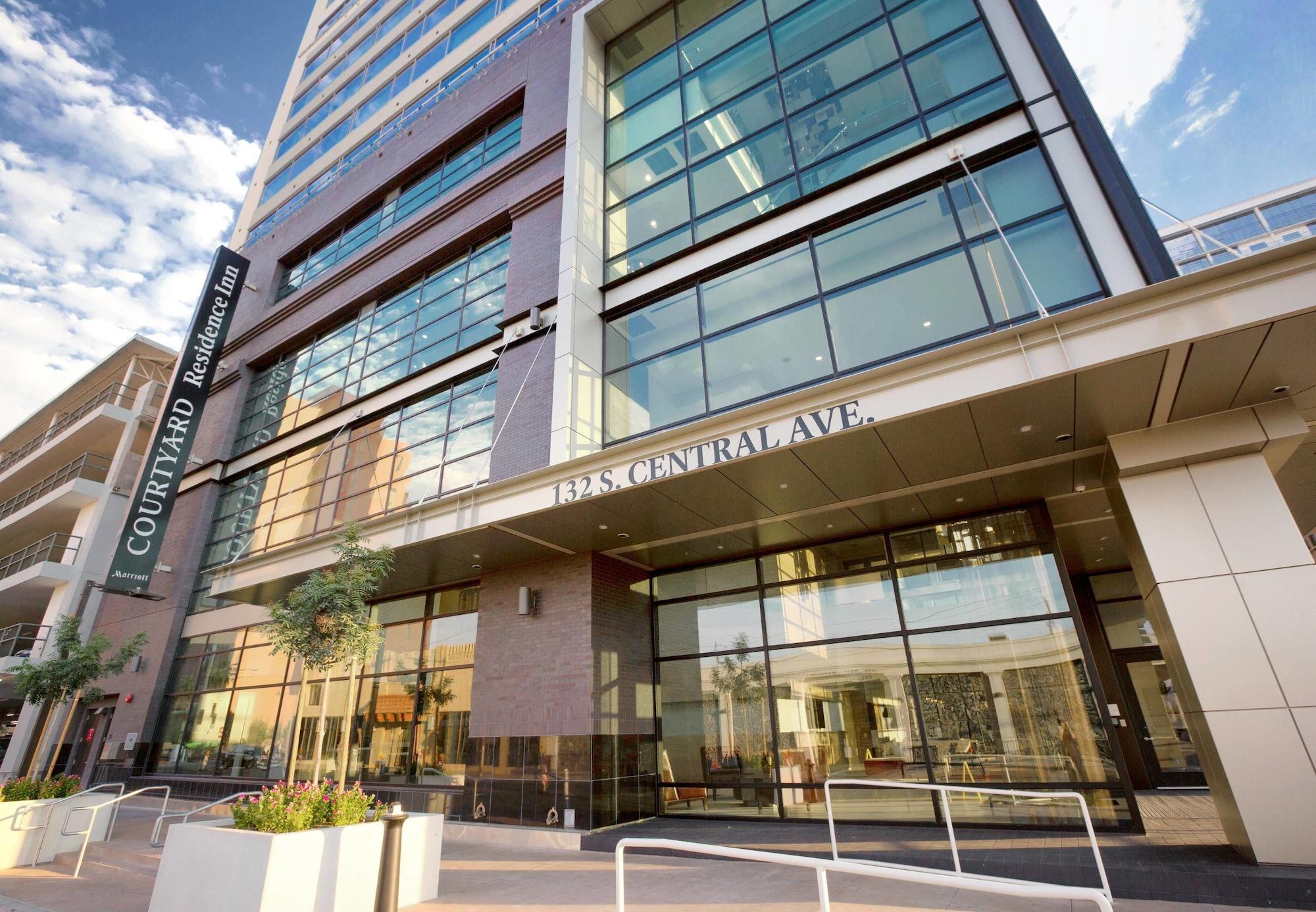 Vista Exterior Courtyard Phoenix Downtown