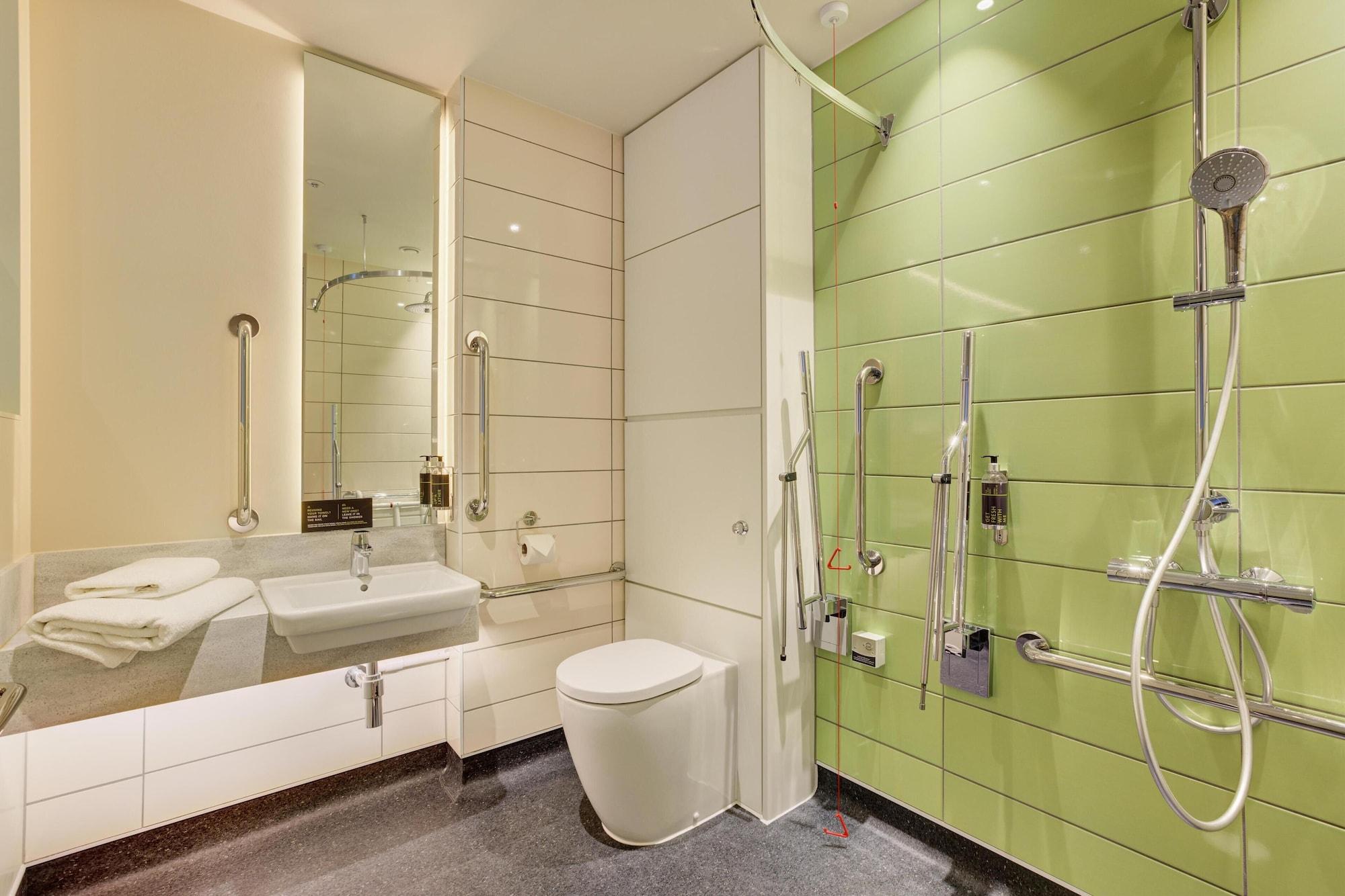 Equipamiento de Habitación Hub By Premier Inn London West Brompton