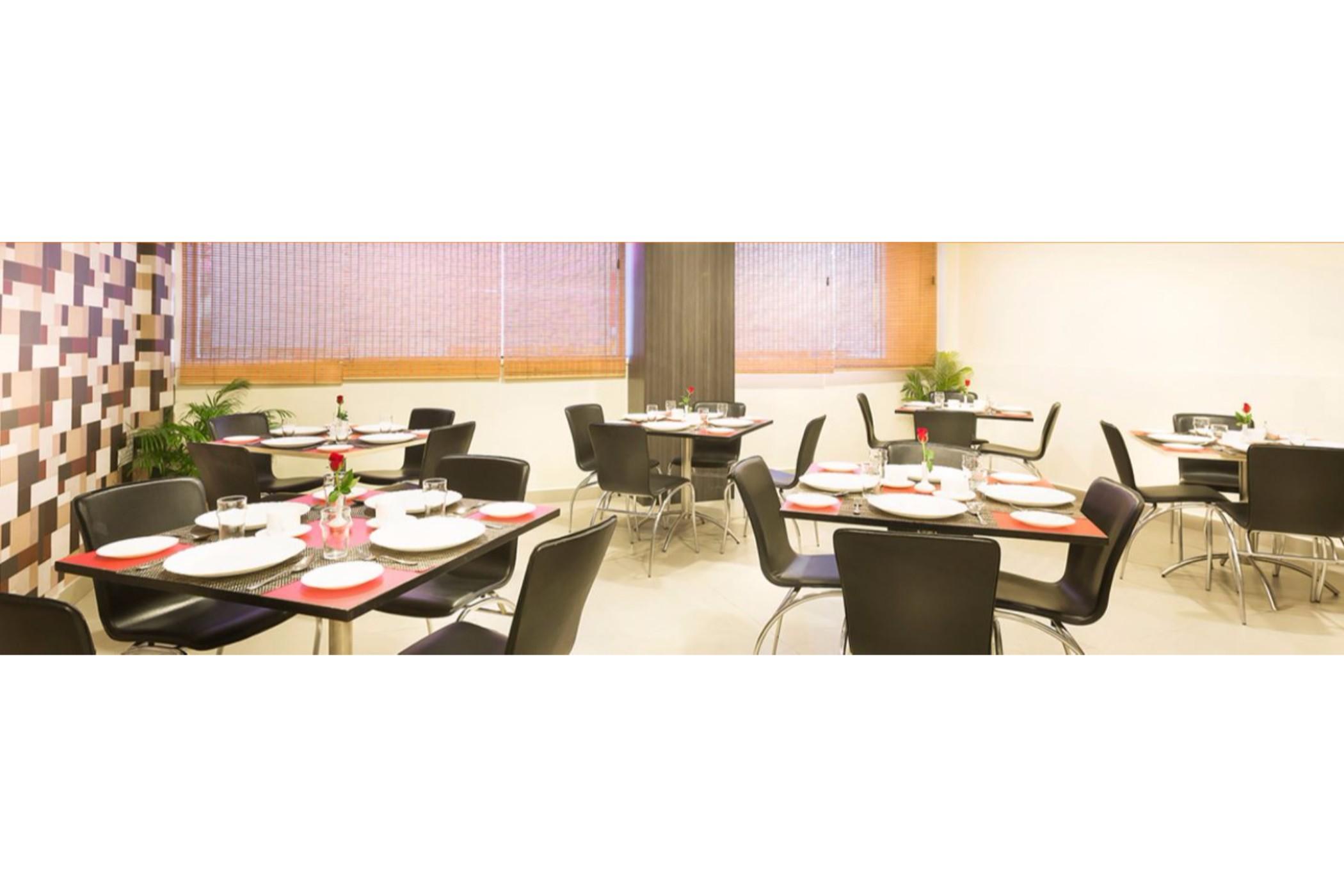 Restaurant The Lotus Apartment Hotels - Burkit Road