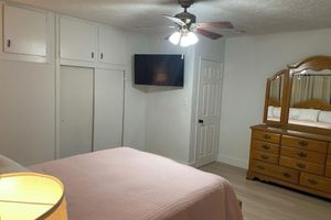 Alquiler Vacacional - Spacious 5-bedroom house in welcoming Torrance with WiFi, AC, large yard