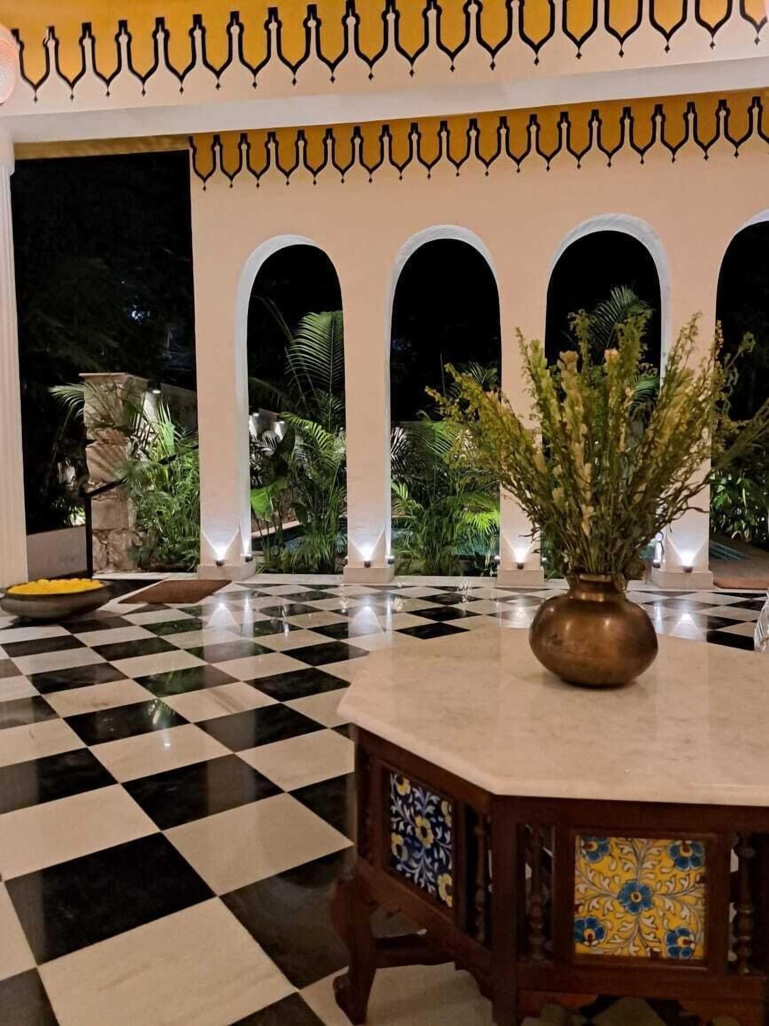 Vista Lobby Laalee
